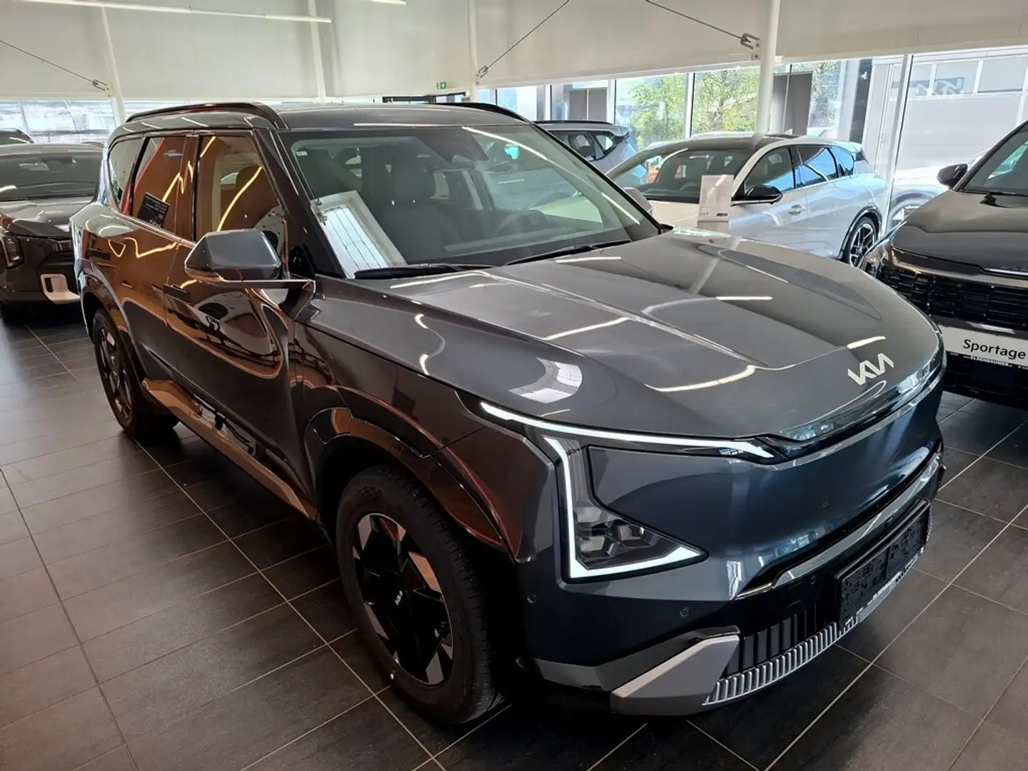 Kia EV5 265 AWD 81,4kWh Earth Plus Grau - 2