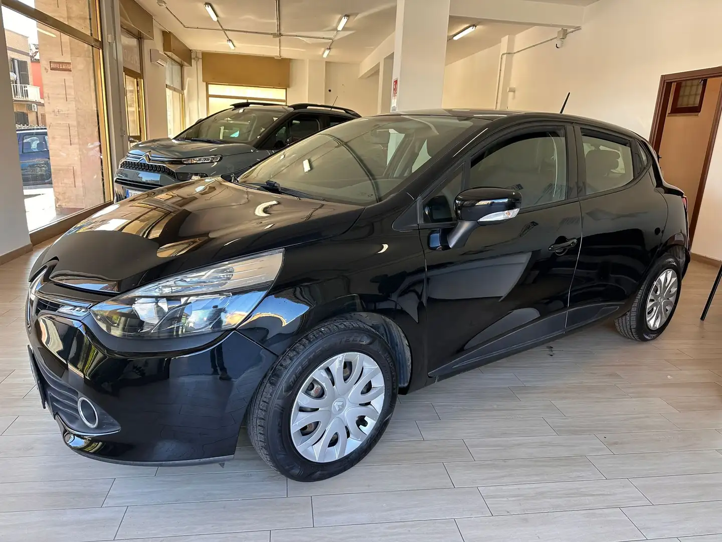 Renault Clio Clio IV 2012 5p 1.2 Wave 75cv Zwart - 2