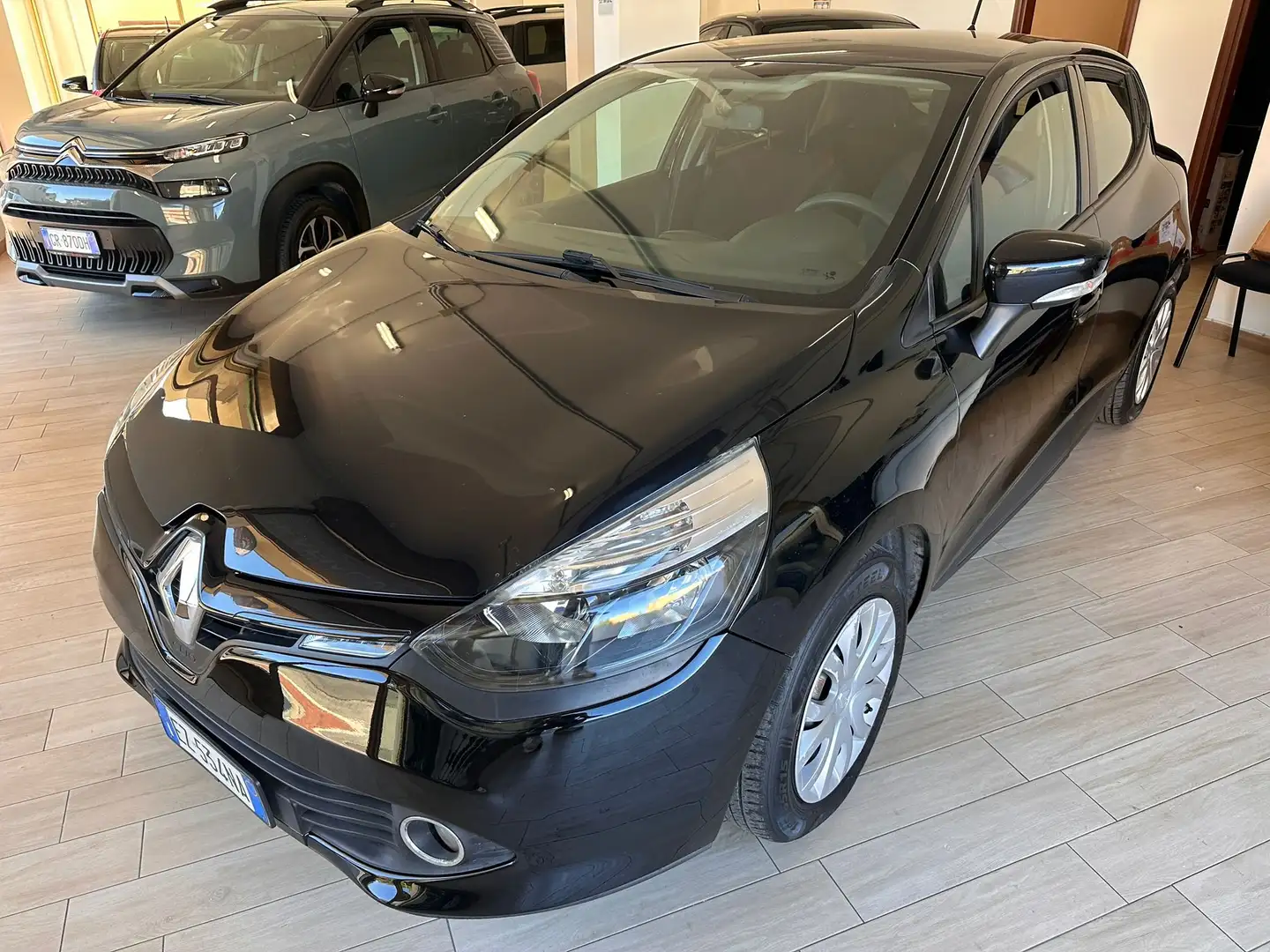 Renault Clio Clio IV 2012 5p 1.2 Wave 75cv Zwart - 1