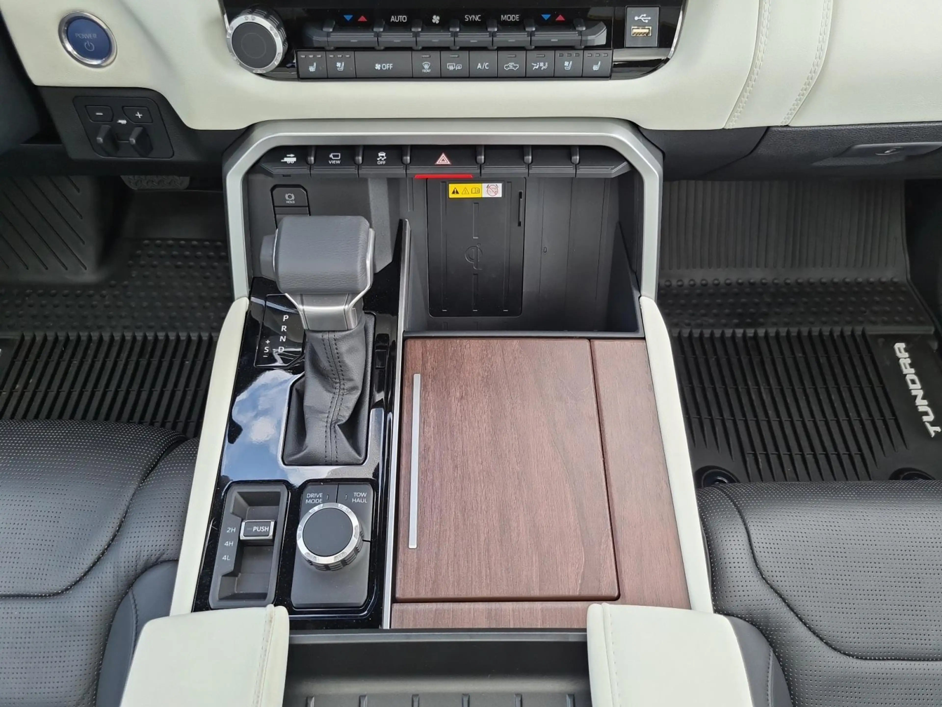 Toyota Tundra Capstone 4x4 Hybrid CrewMax - VOLL — photo 14
