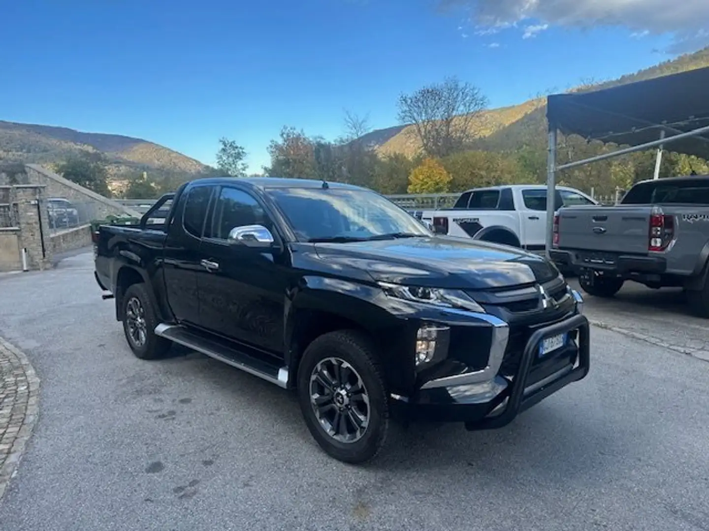 Mitsubishi L200 L200 club-cab 2.3d INTENSE 4wd 150cv SOLO 5900KM Nero - 2
