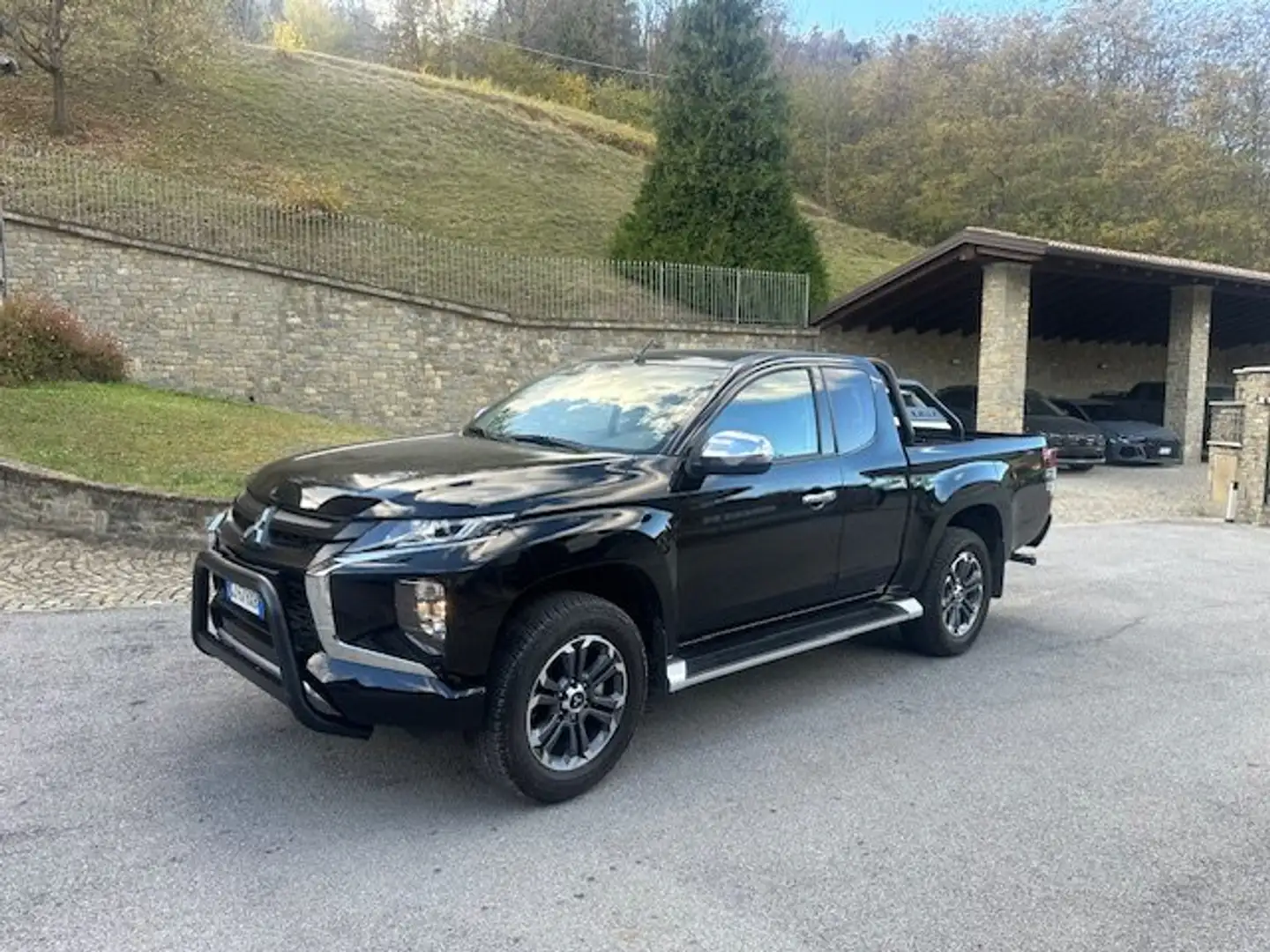 Mitsubishi L200 L200 club-cab 2.3d INTENSE 4wd 150cv SOLO 5900KM Nero - 1