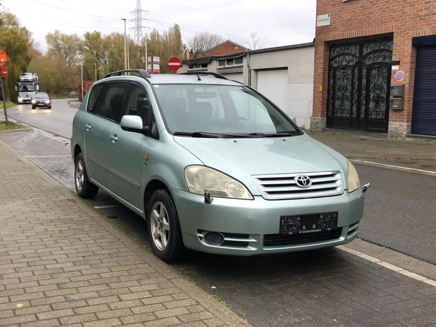 Toyota Avensis Verso 2.0 Turbo D4D Linea Sol - 2