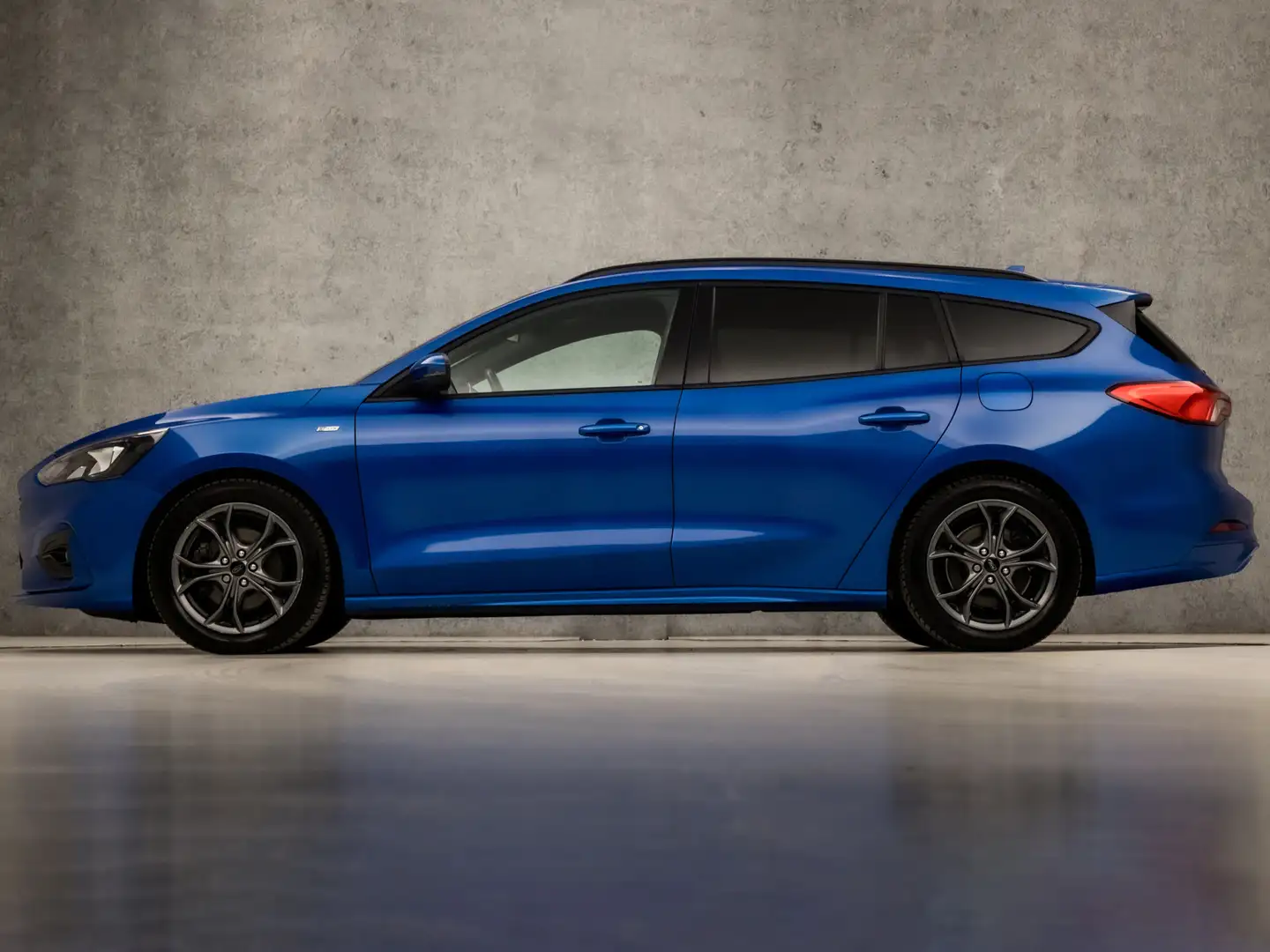 Ford Focus Wagon 1.0 EcoBoost ST-Line X Automaat (APPLE CARPL Bleu - 2
