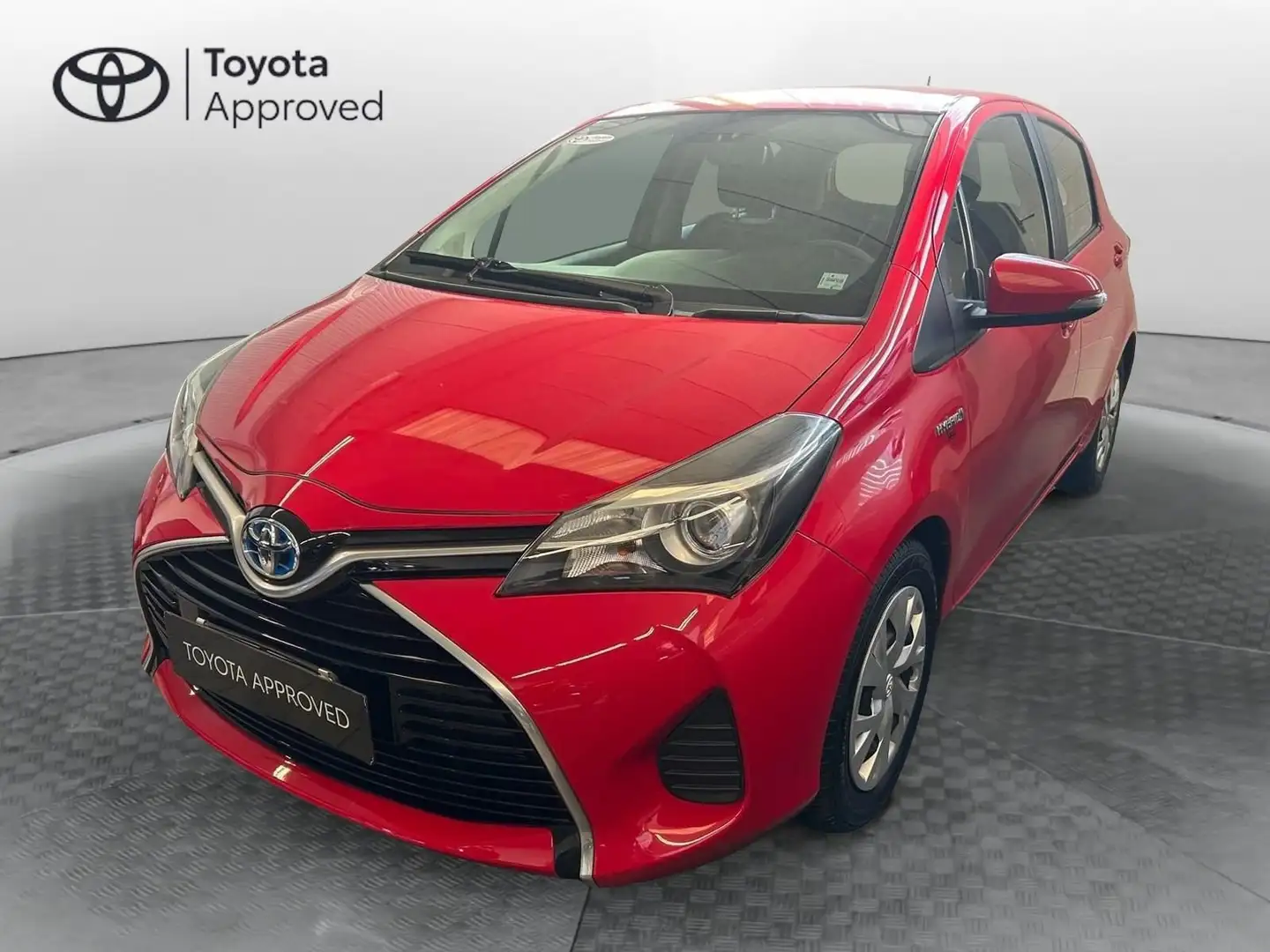 Toyota Yaris Yaris 1.5 Hybrid 5 porte Cool Rouge - 1