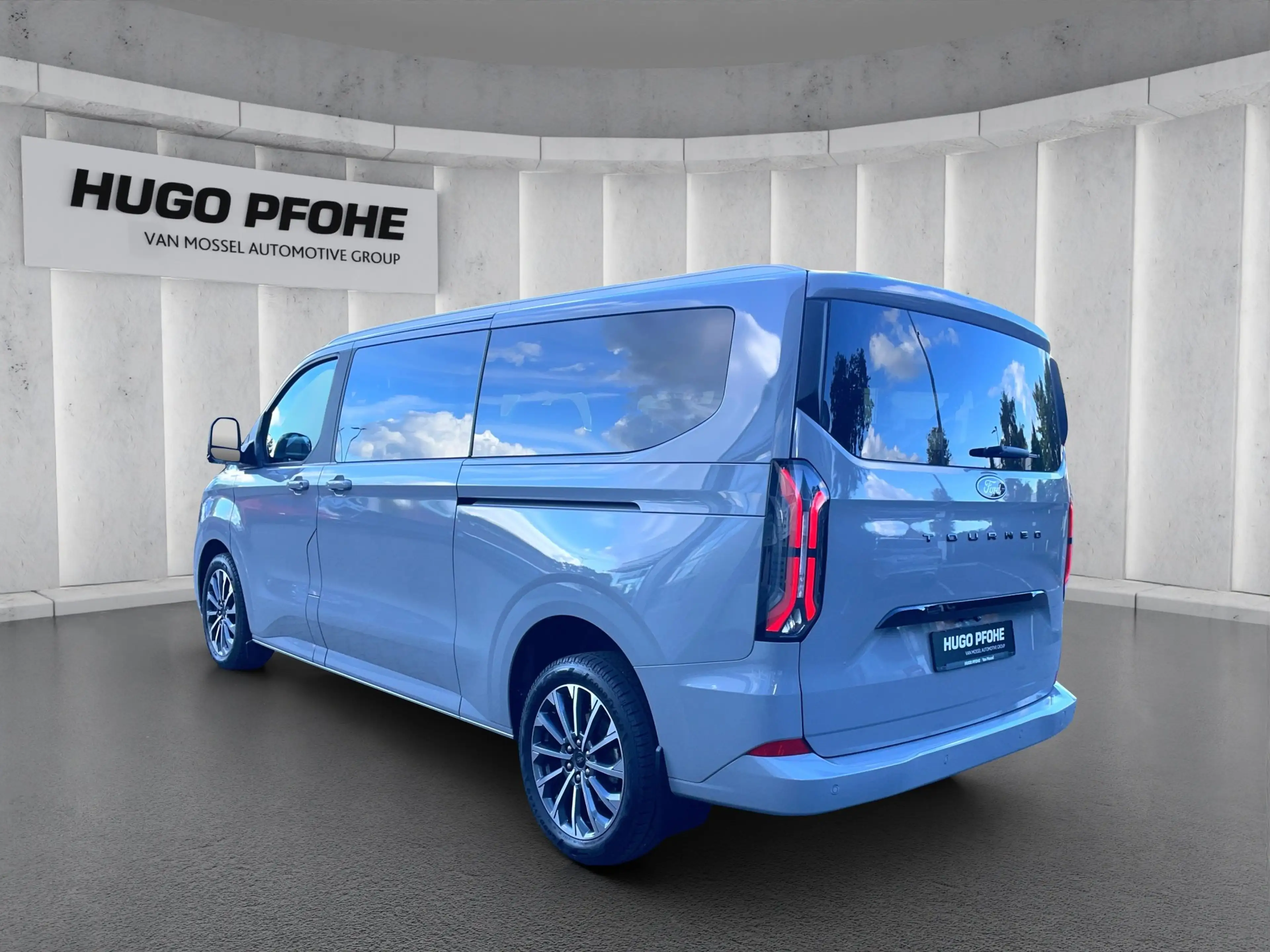 Ford Tourneo Custom Titanium X L2 Aut.*Matrix*360Grad*Leder*ACC*Sound- — photo 3