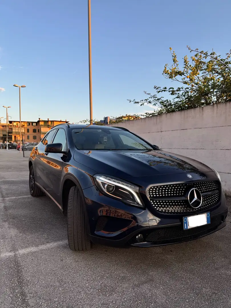 Mercedes-Benz GLA 200 d Sport Blu/Azzurro - 2