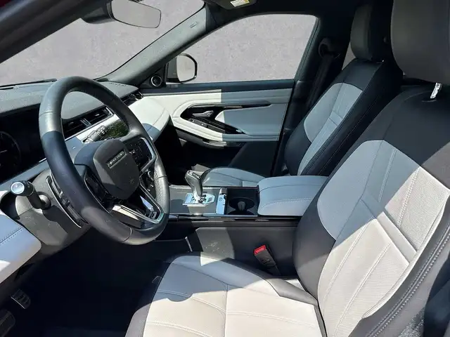 Land Rover Range Rover Evoque view 3