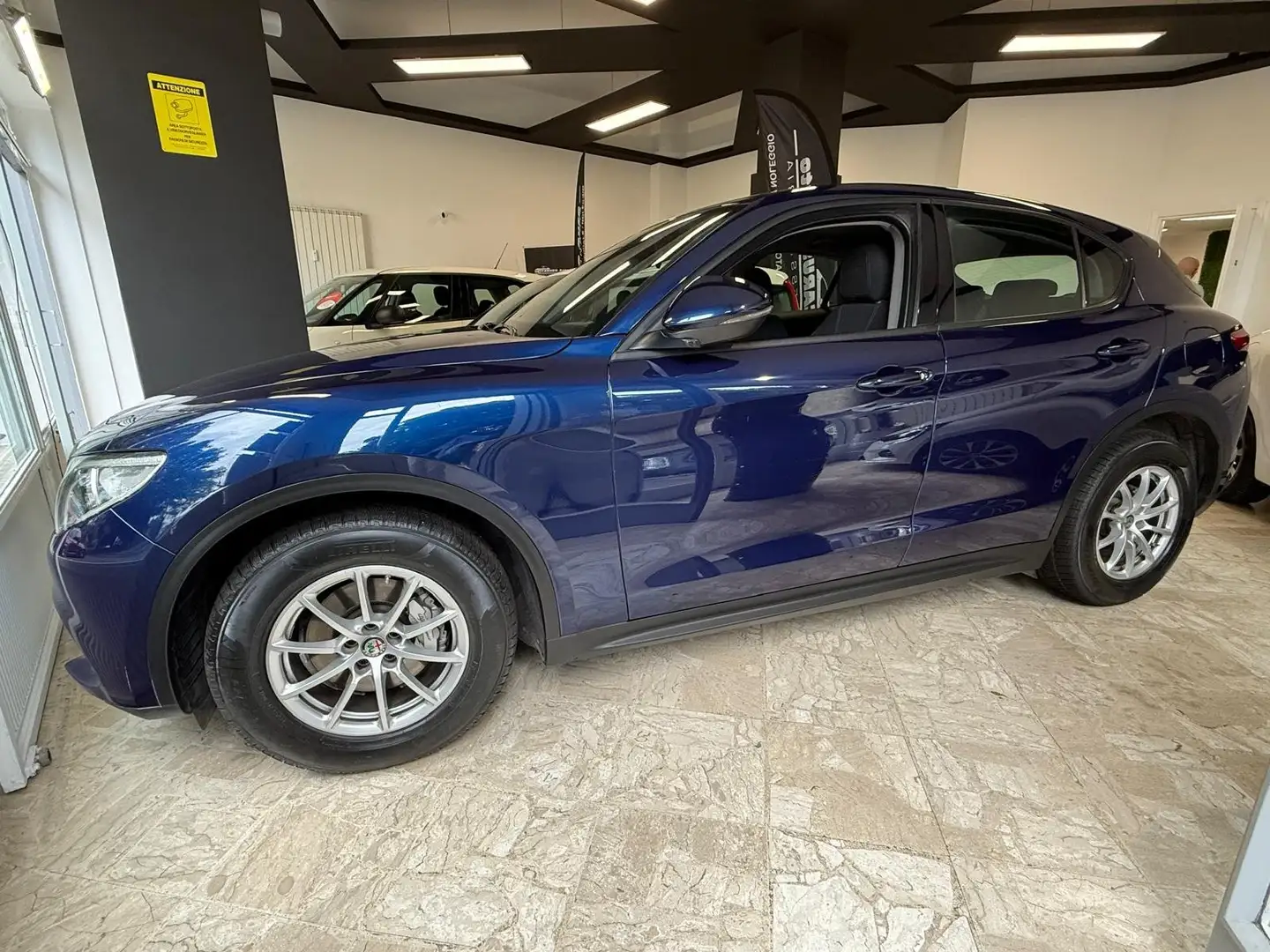Alfa Romeo Stelvio Stelvio 2017 2.2 t Business rwd 160cv auto my19 Blau - 2