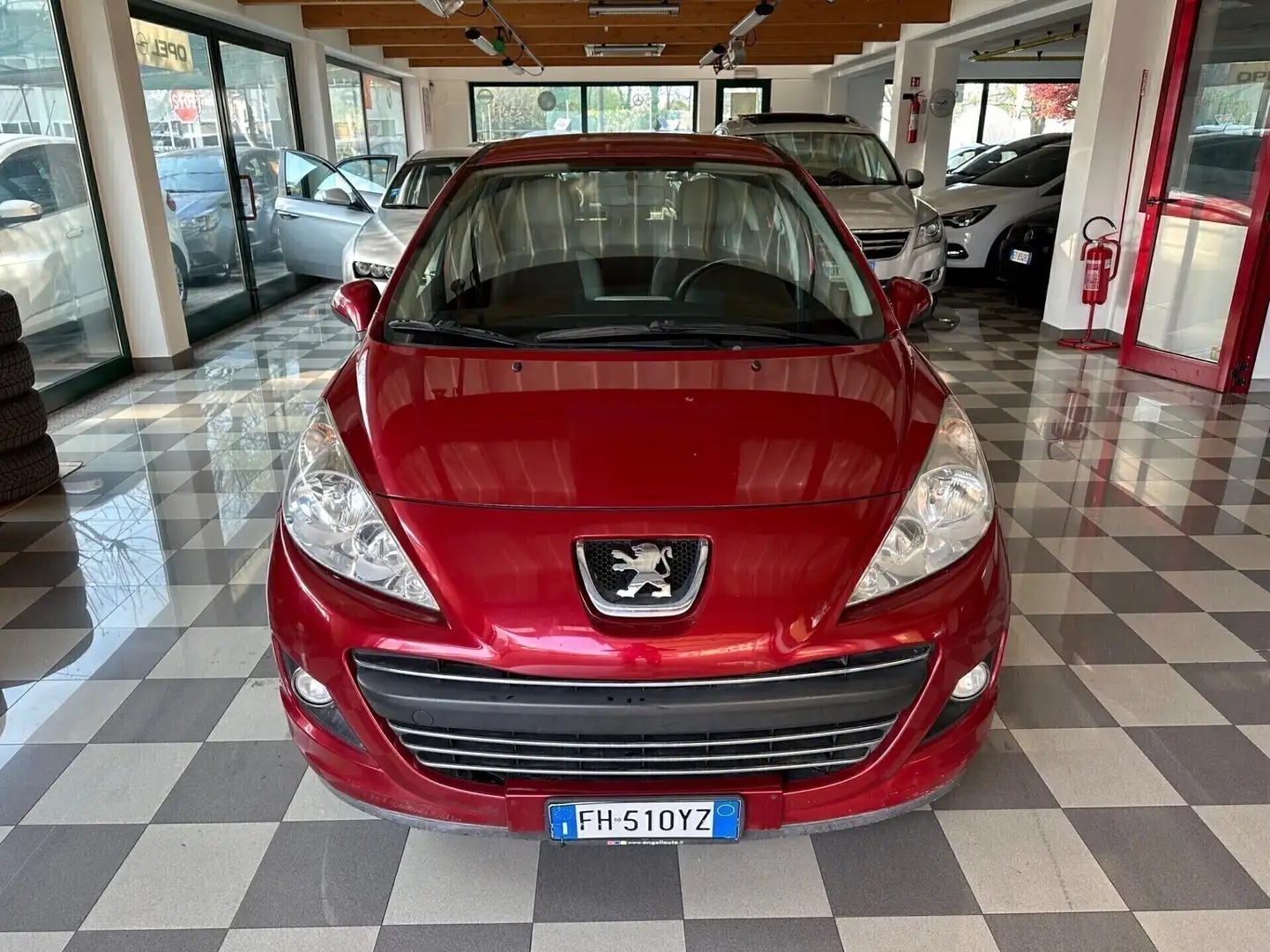 Peugeot 207 Peugeot 207 1.4 VTi 95CV 5p. Neopatentati Rood - 2