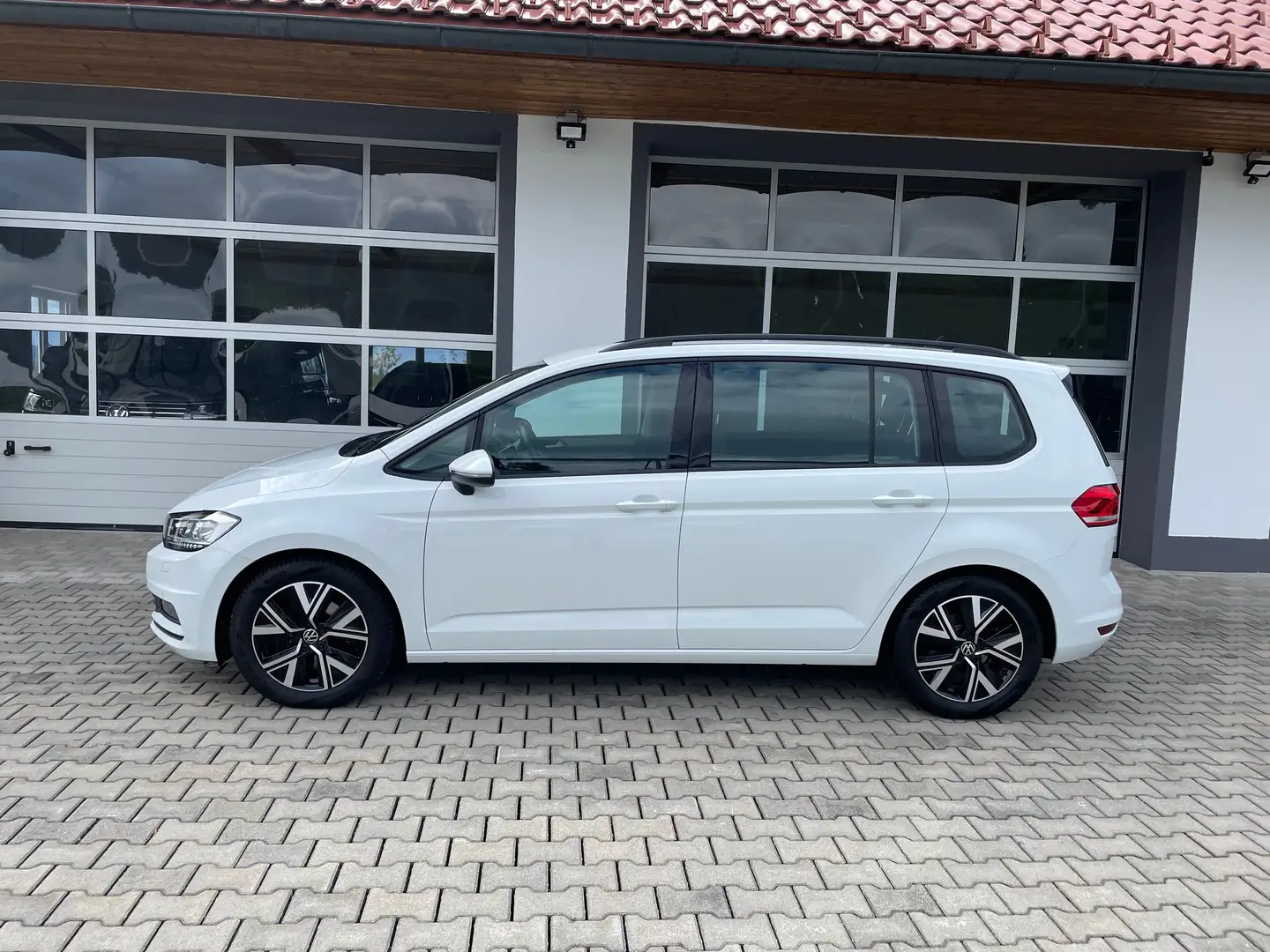 Volkswagen Touran Comfortline 1,5 TSI *DIGITAL*RFK*LED*ACC*NAVI* Weiß - 2