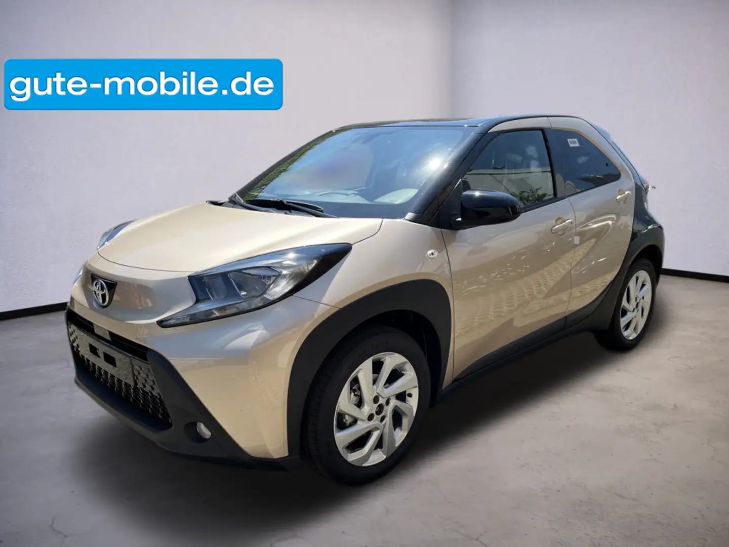 Toyota Aygo Pulse Beige - 1