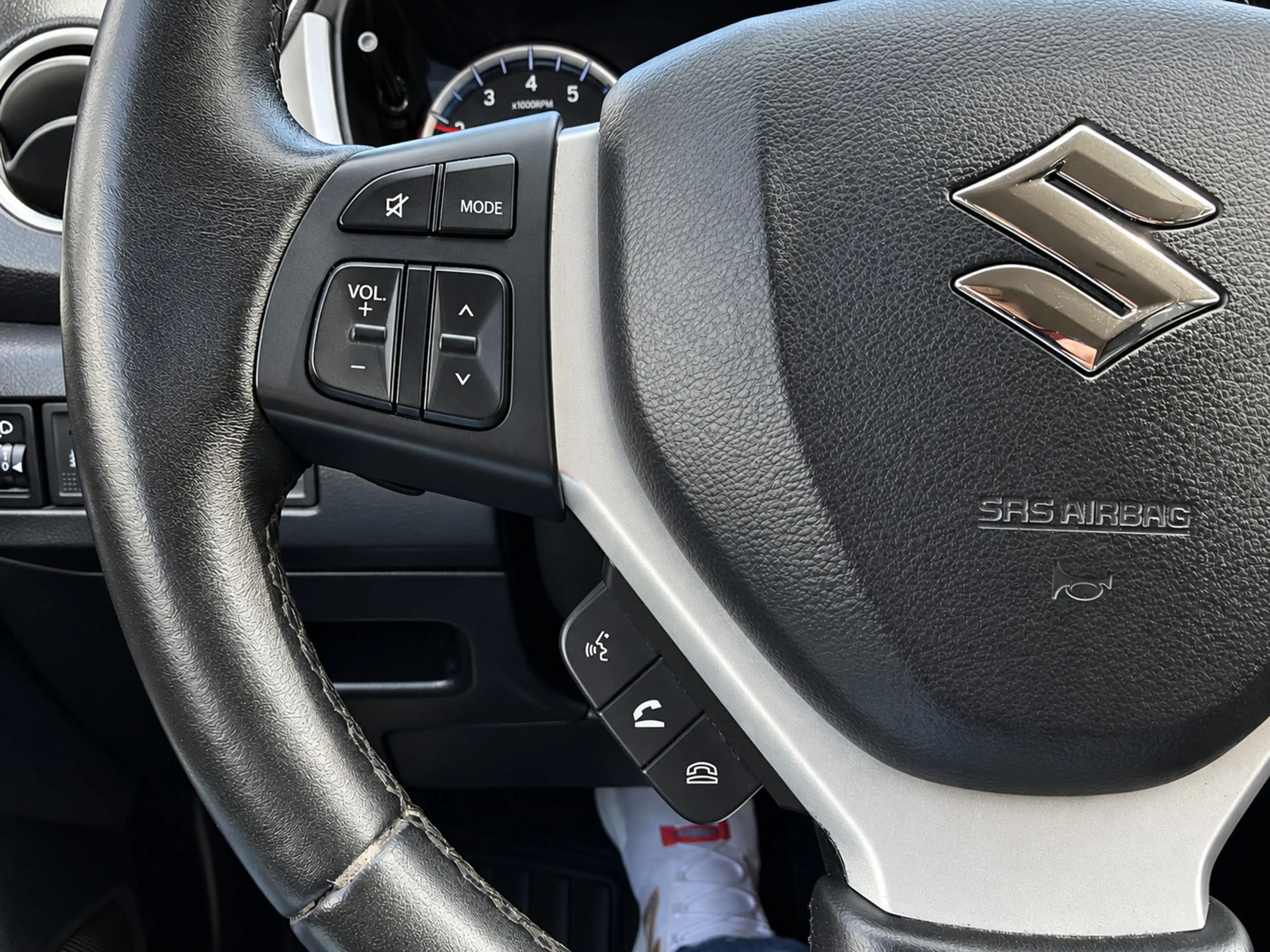 Suzuki Vitara 1.6 Limited Edition Carplay_Trekh_Clima_Stoelverw — photo 8