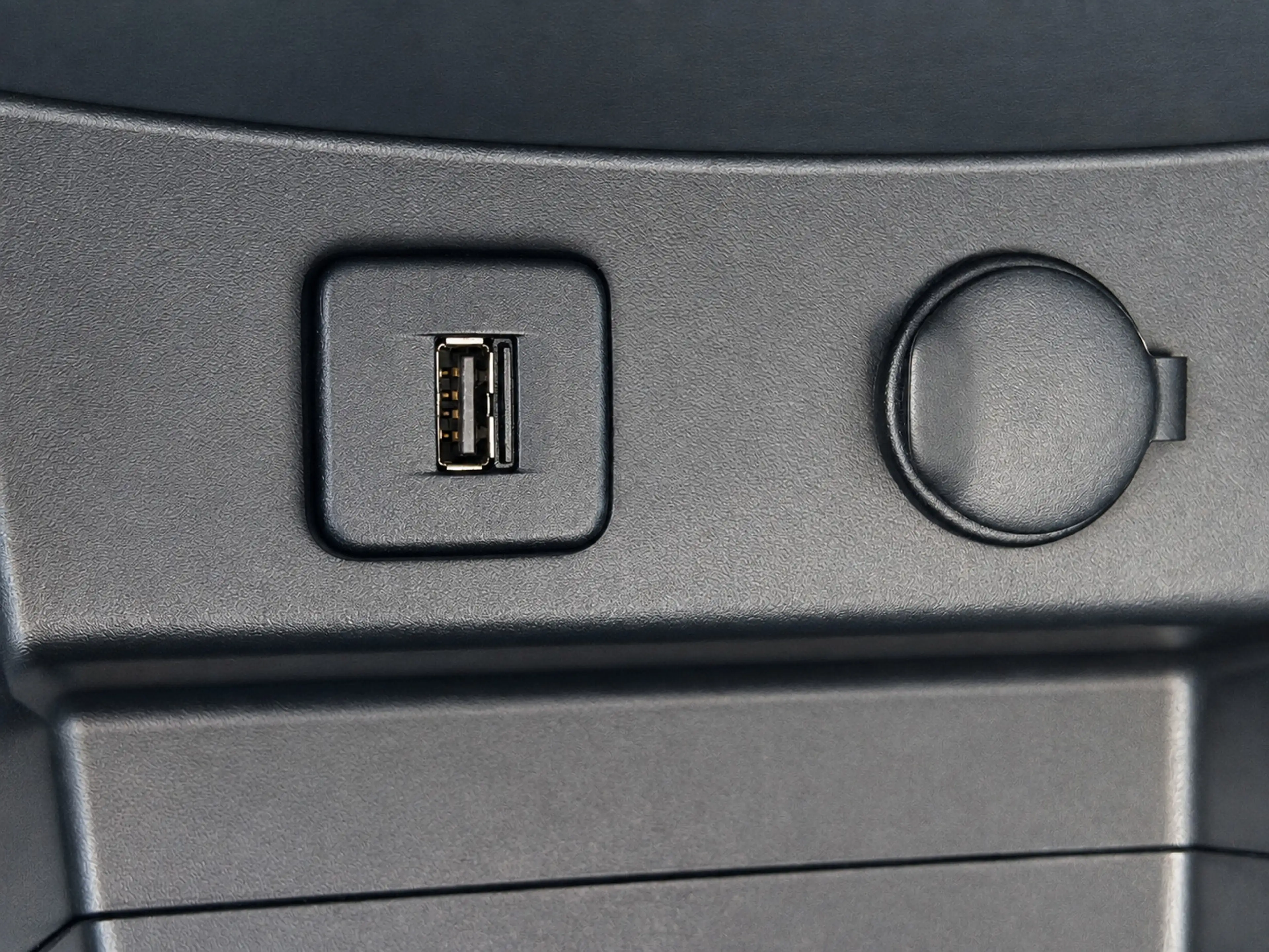 Suzuki Vitara 1.6 Limited Edition Carplay_Trekh_Clima_Stoelverw — photo 15