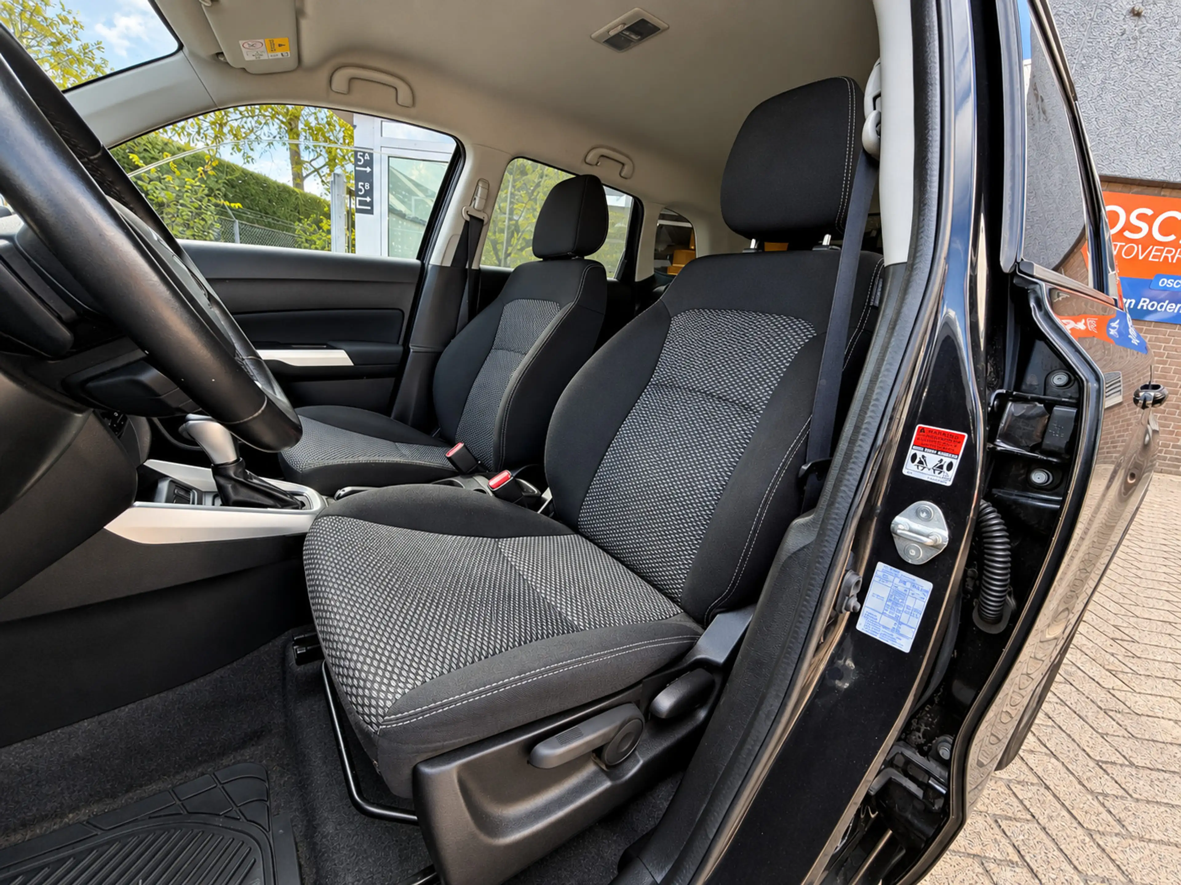 Suzuki Vitara 1.6 Limited Edition Carplay_Trekh_Clima_Stoelverw — photo 11
