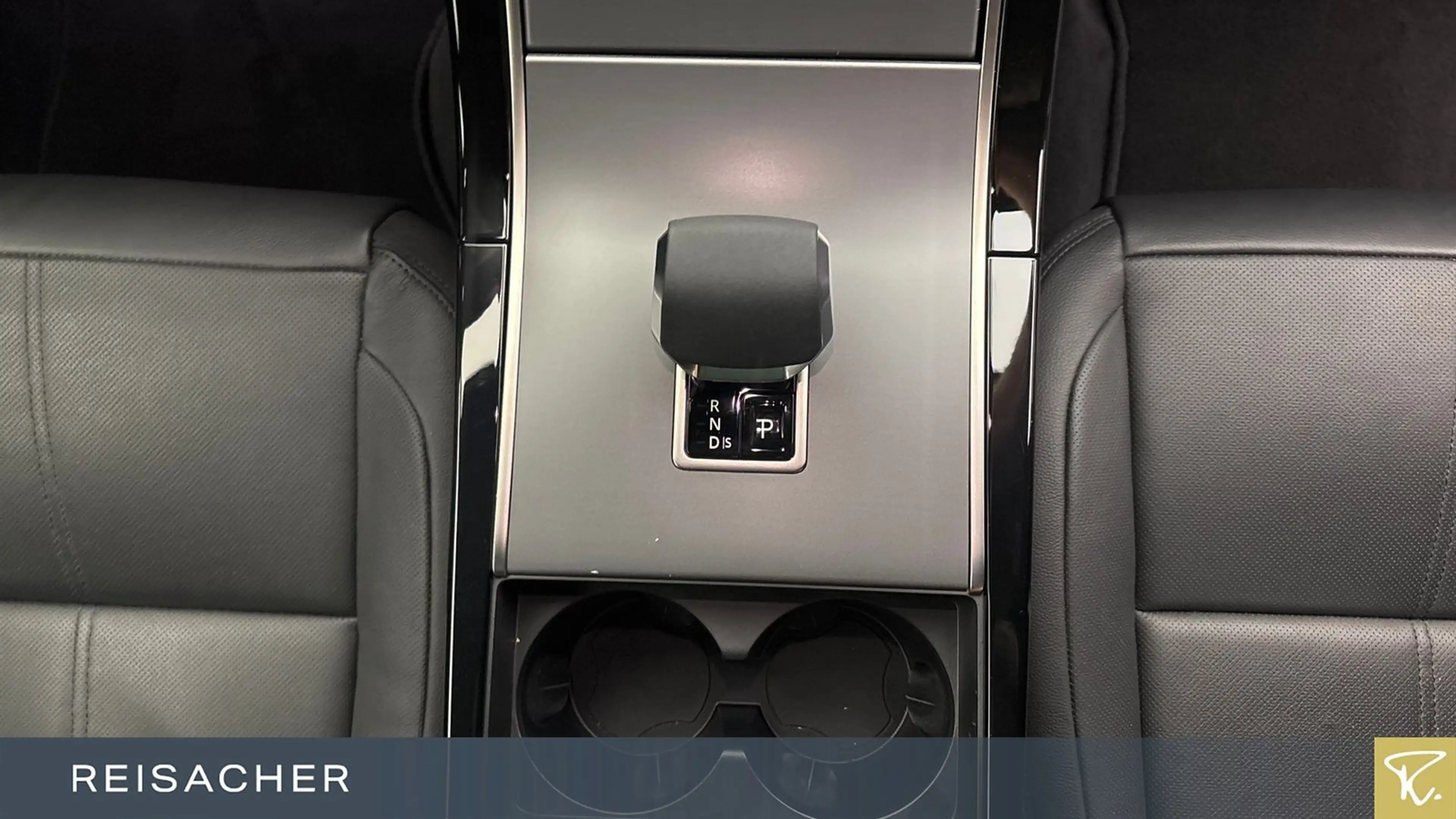 Land Rover Range Rover Velar D300 Dynamic HSE — photo 11
