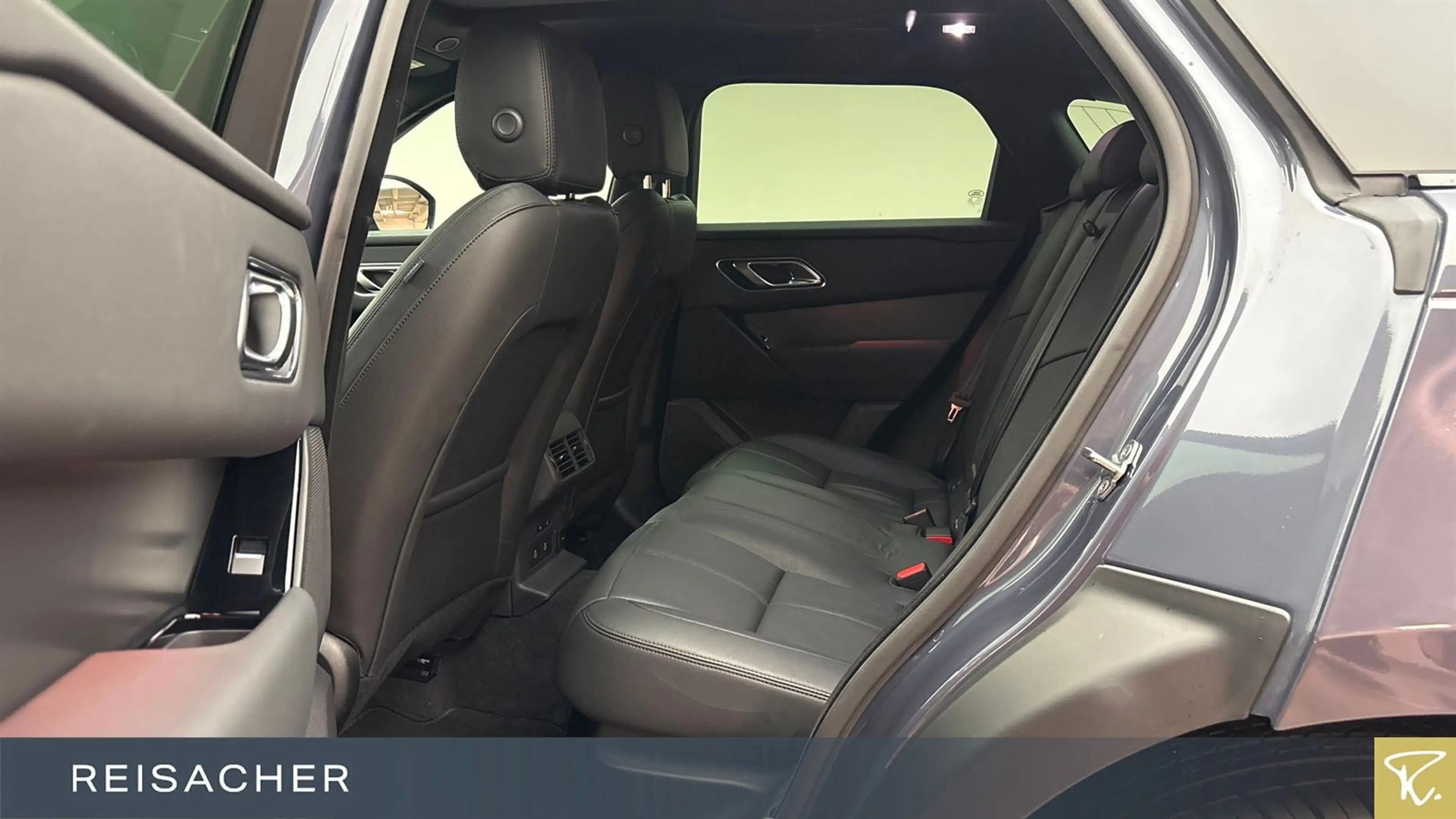 Land Rover Range Rover Velar D300 Dynamic HSE — photo 8