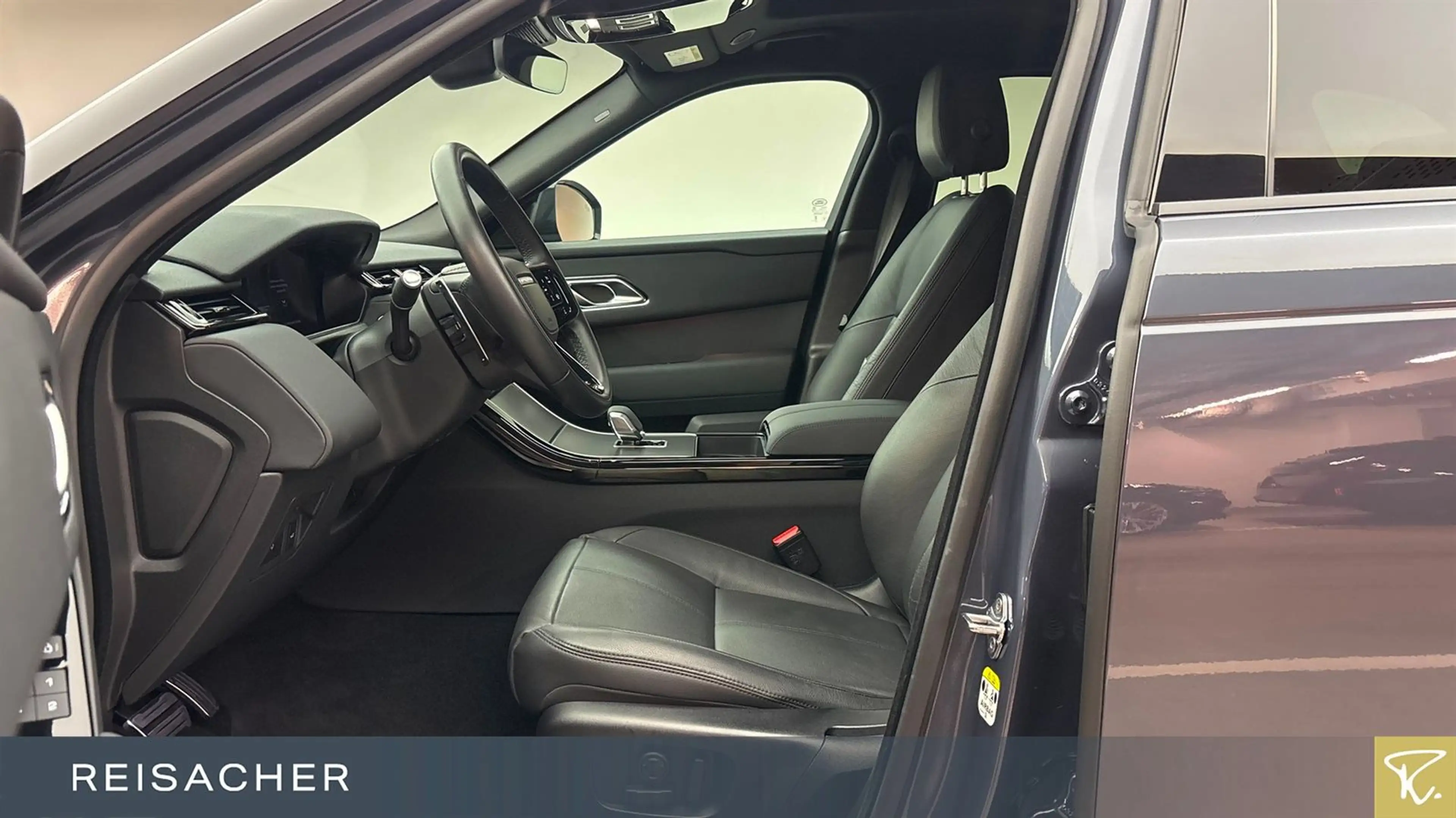 Land Rover Range Rover Velar D300 Dynamic HSE — photo 4