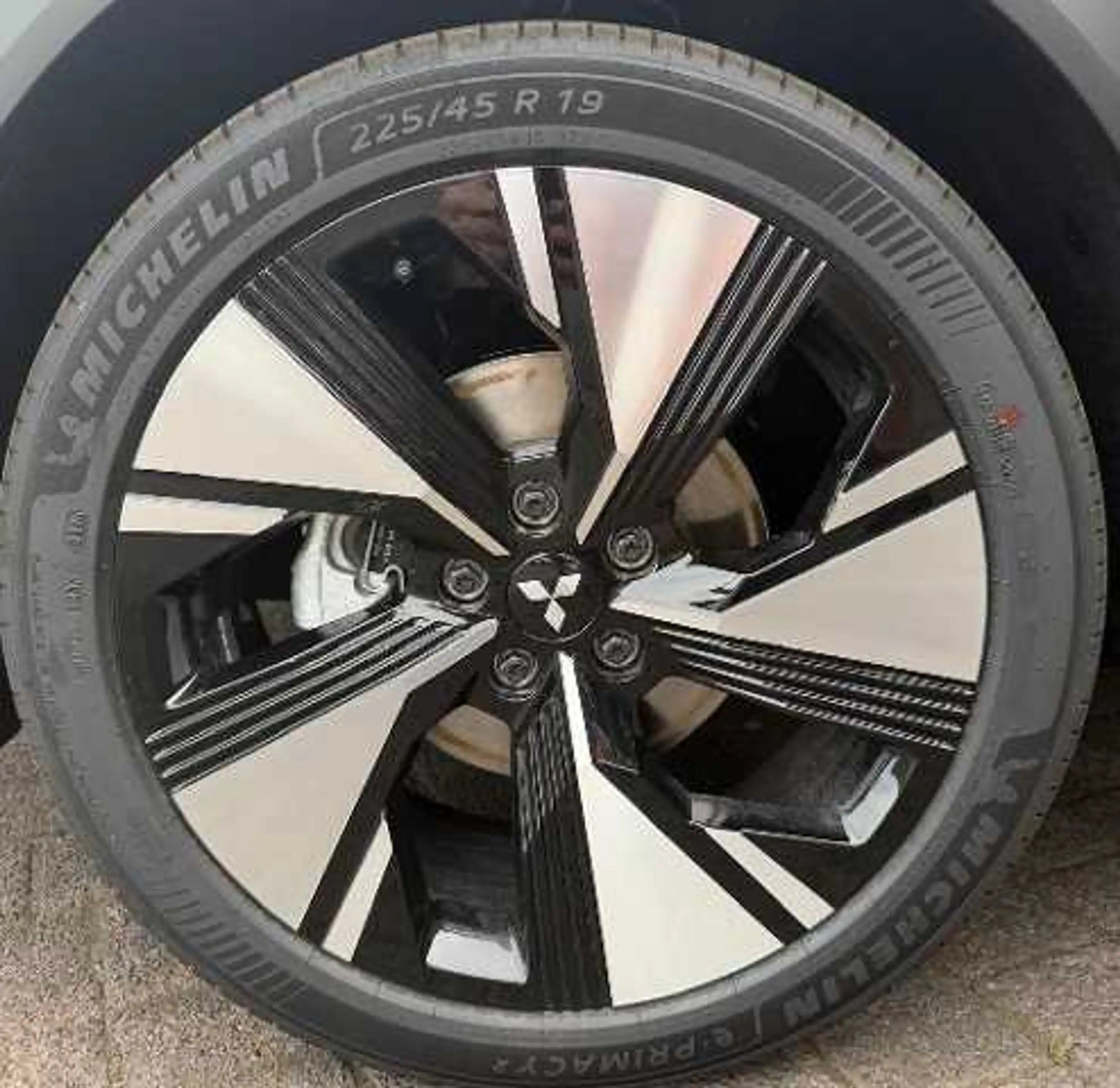 Mitsubishi Grandis Intro Edition 1.8 Hybrid — photo 9