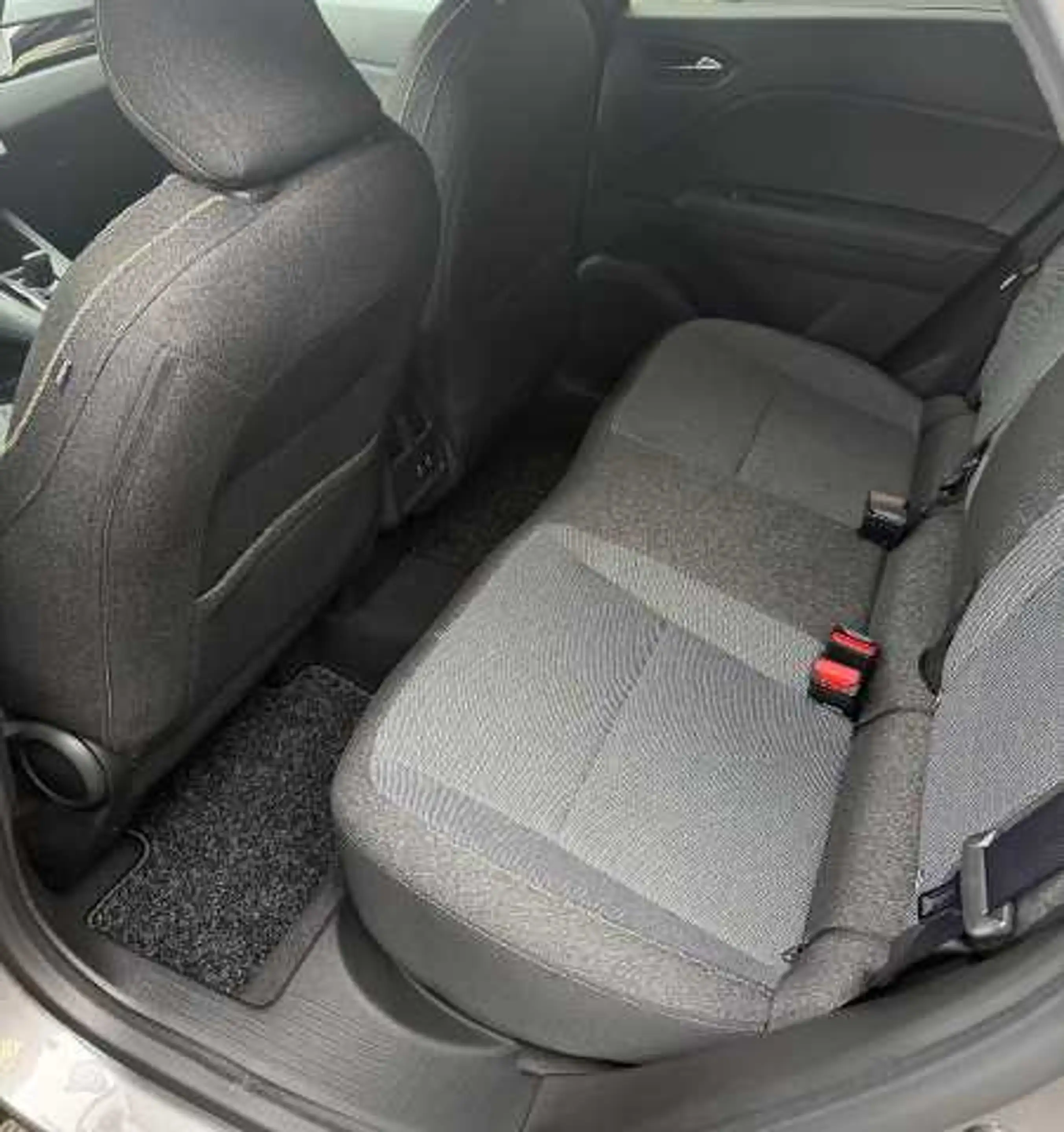 Mitsubishi Grandis Intro Edition 1.8 Hybrid — photo 11