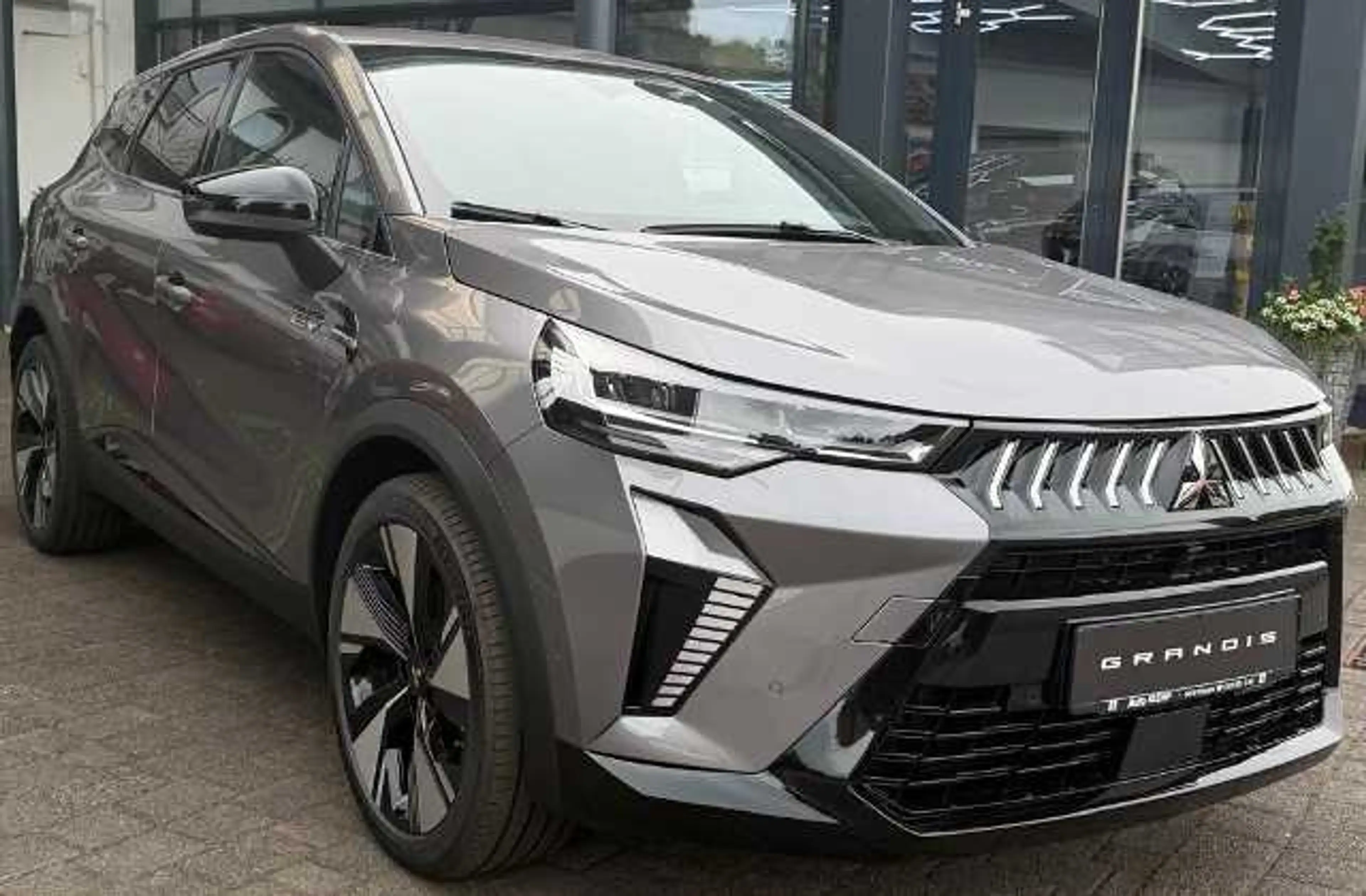 Mitsubishi Grandis Intro Edition 1.8 Hybrid — photo 3