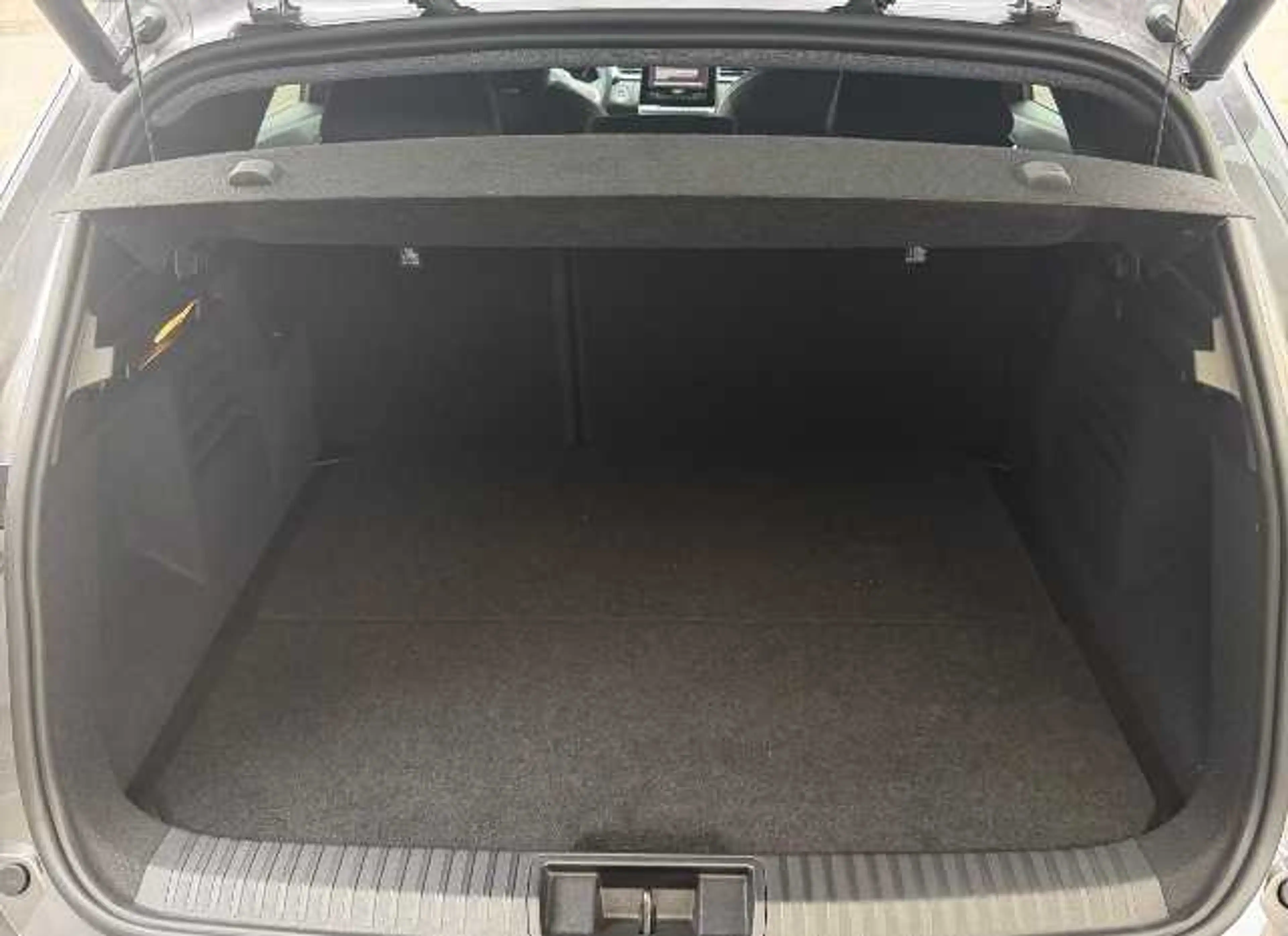 Mitsubishi Grandis Intro Edition 1.8 Hybrid — photo 12
