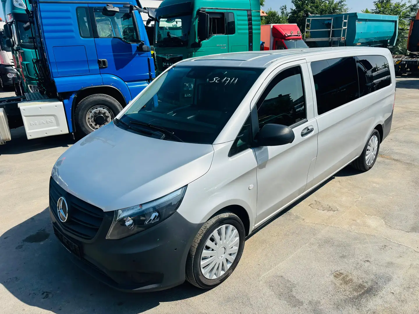 Mercedes-Benz Vito Vito Tourer 116 CDI Pro extralang *PDC/9-Sitzer Grau - 2