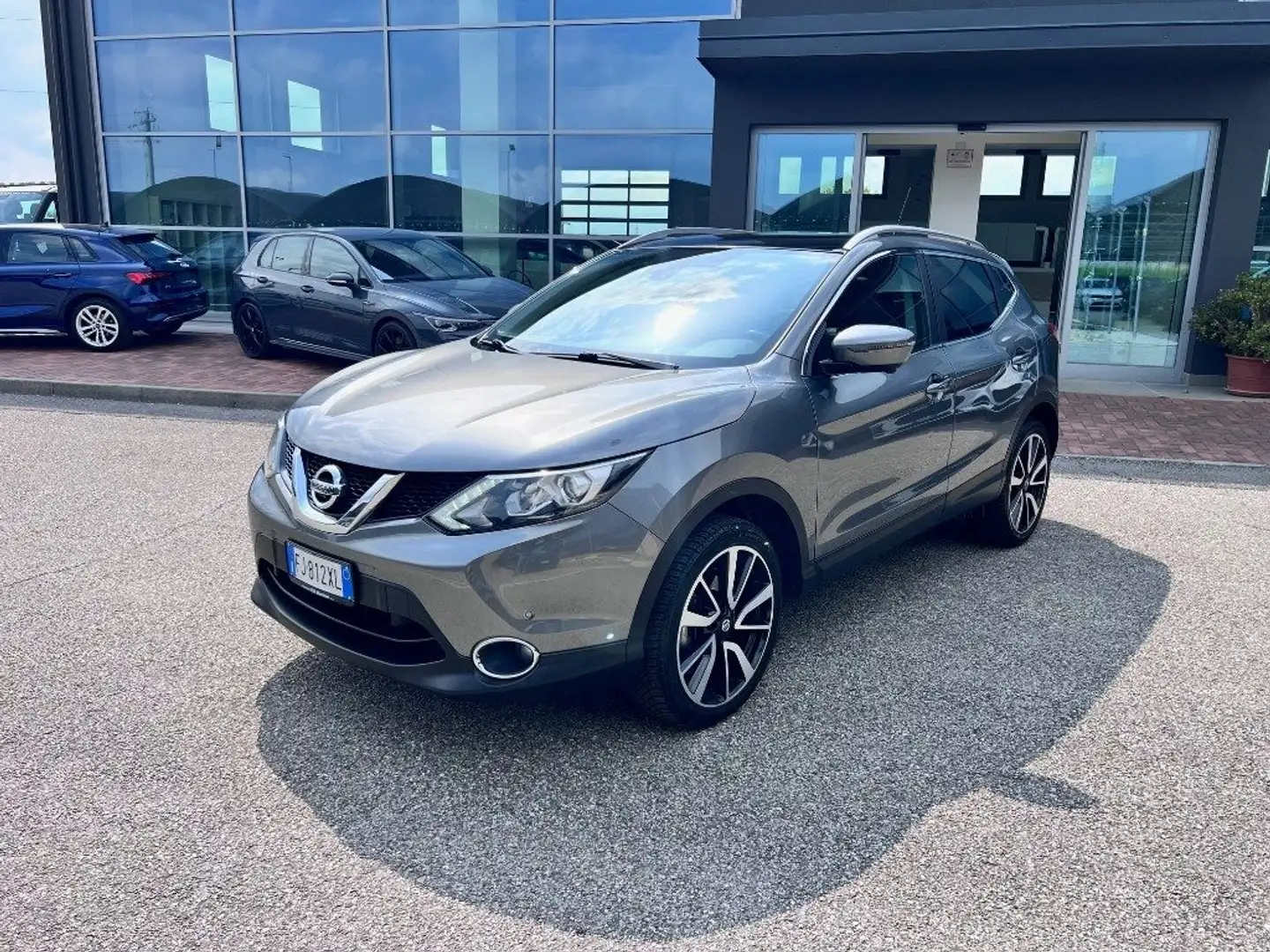 Nissan Qashqai 1.5 dCi Tekna Grau - 1