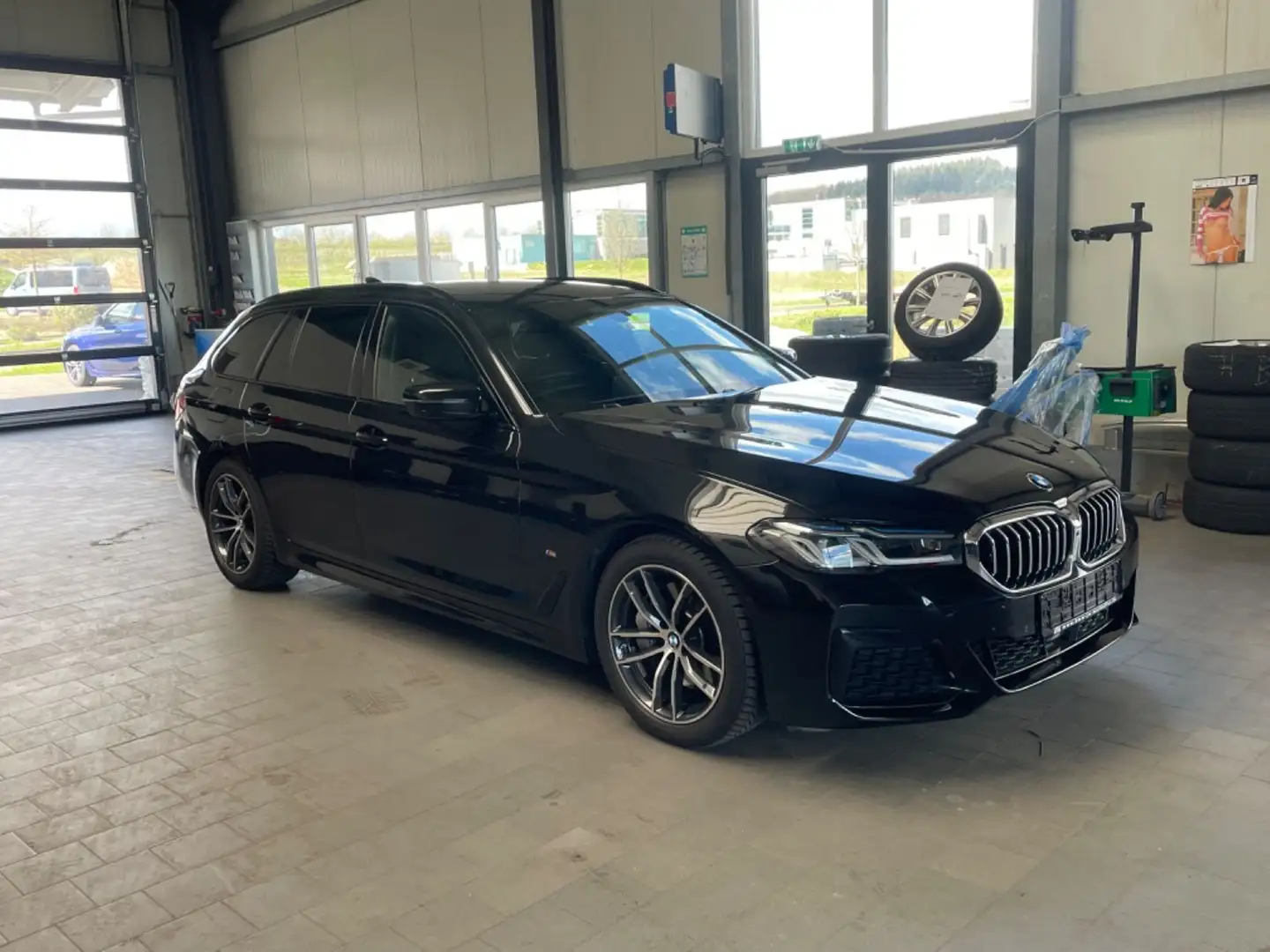 BMW 530 d Tou M-sport PANDACH HEAD UP./85918€ NP Zwart - 1
