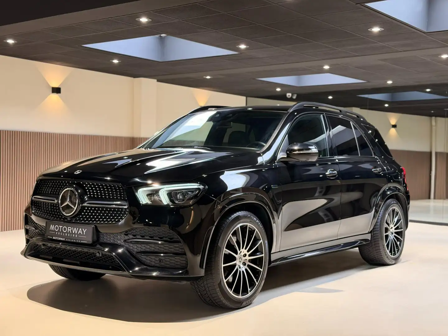 Mercedes-Benz GLE 350 e 4MATIC Premium | PANO | 360° | BTW Zwart - 1