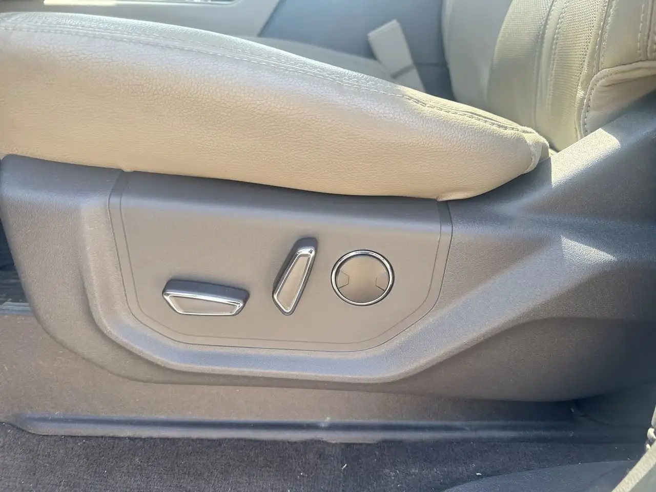 Ford Expedition снимка Ford Expedition