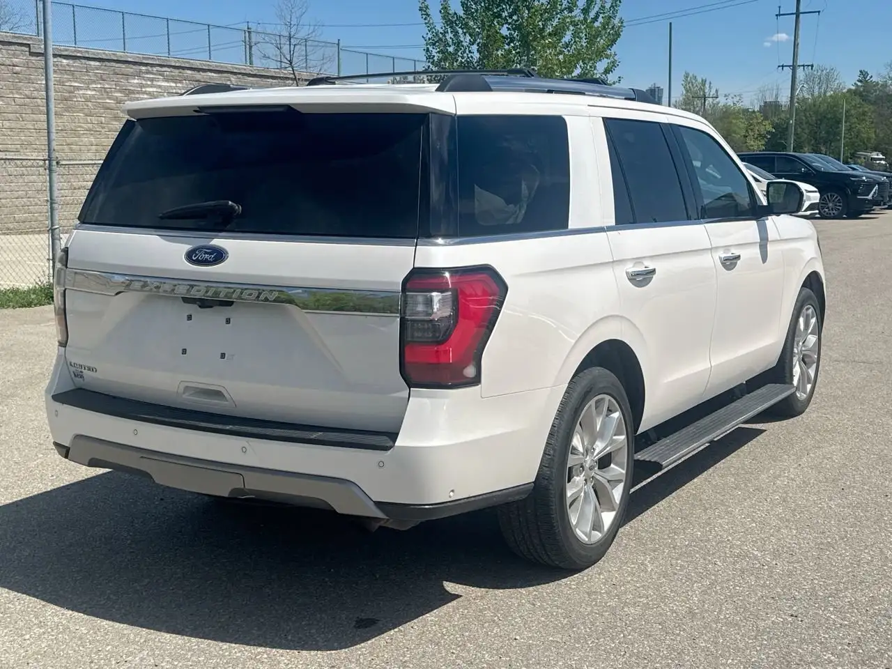 Ford Expedition снимка Ford Expedition