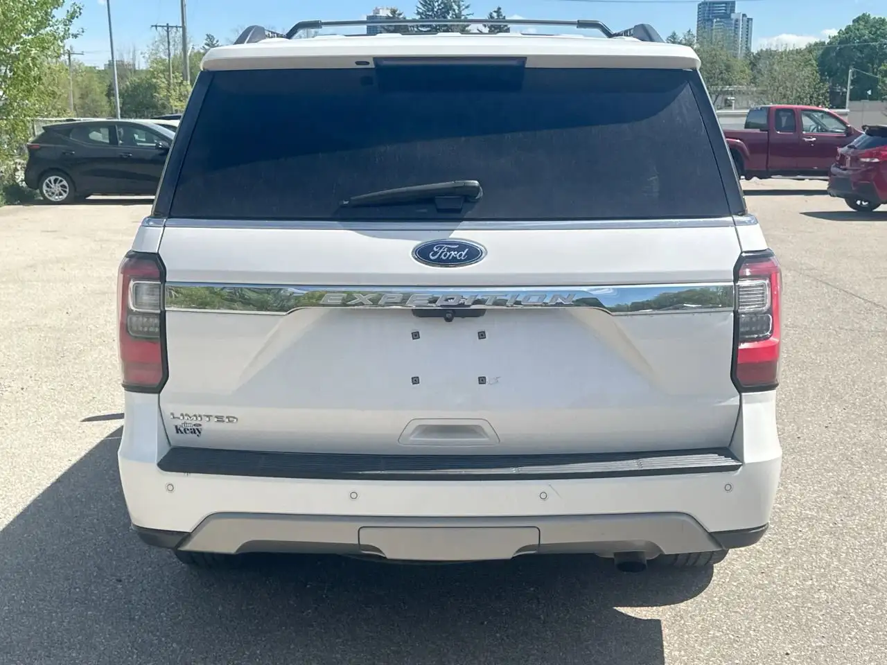 Ford Expedition снимка Ford Expedition