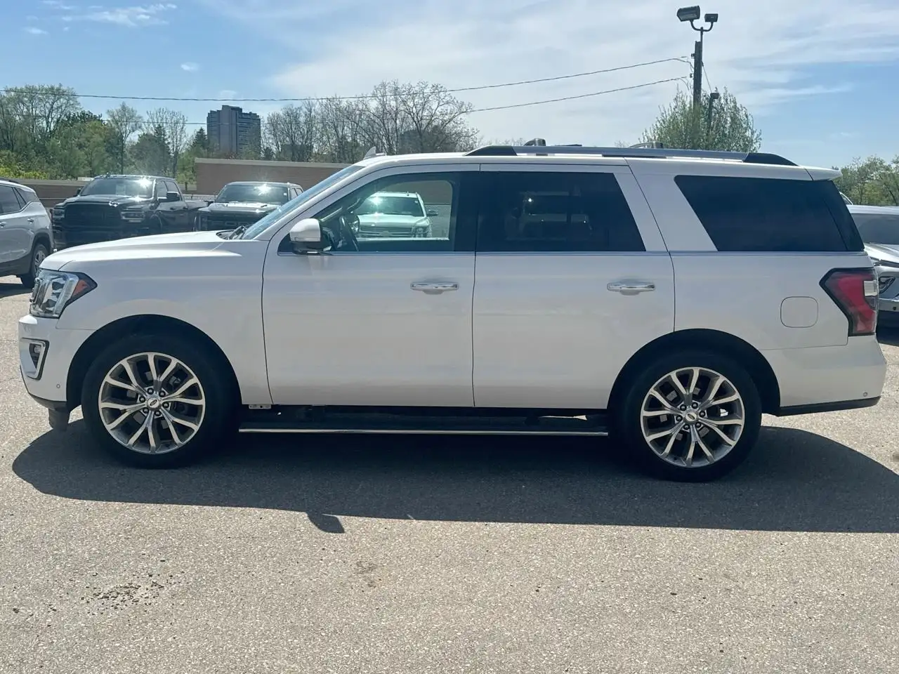 Ford Expedition снимка Ford Expedition
