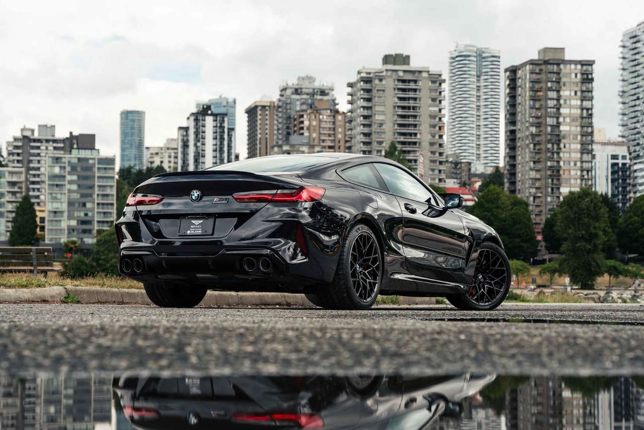 2025 BMW M8 Competition Coupe 13k In Options | No Accidents | Low KMS | 617HP 4.4L Twin Turbo V8 — photo 5