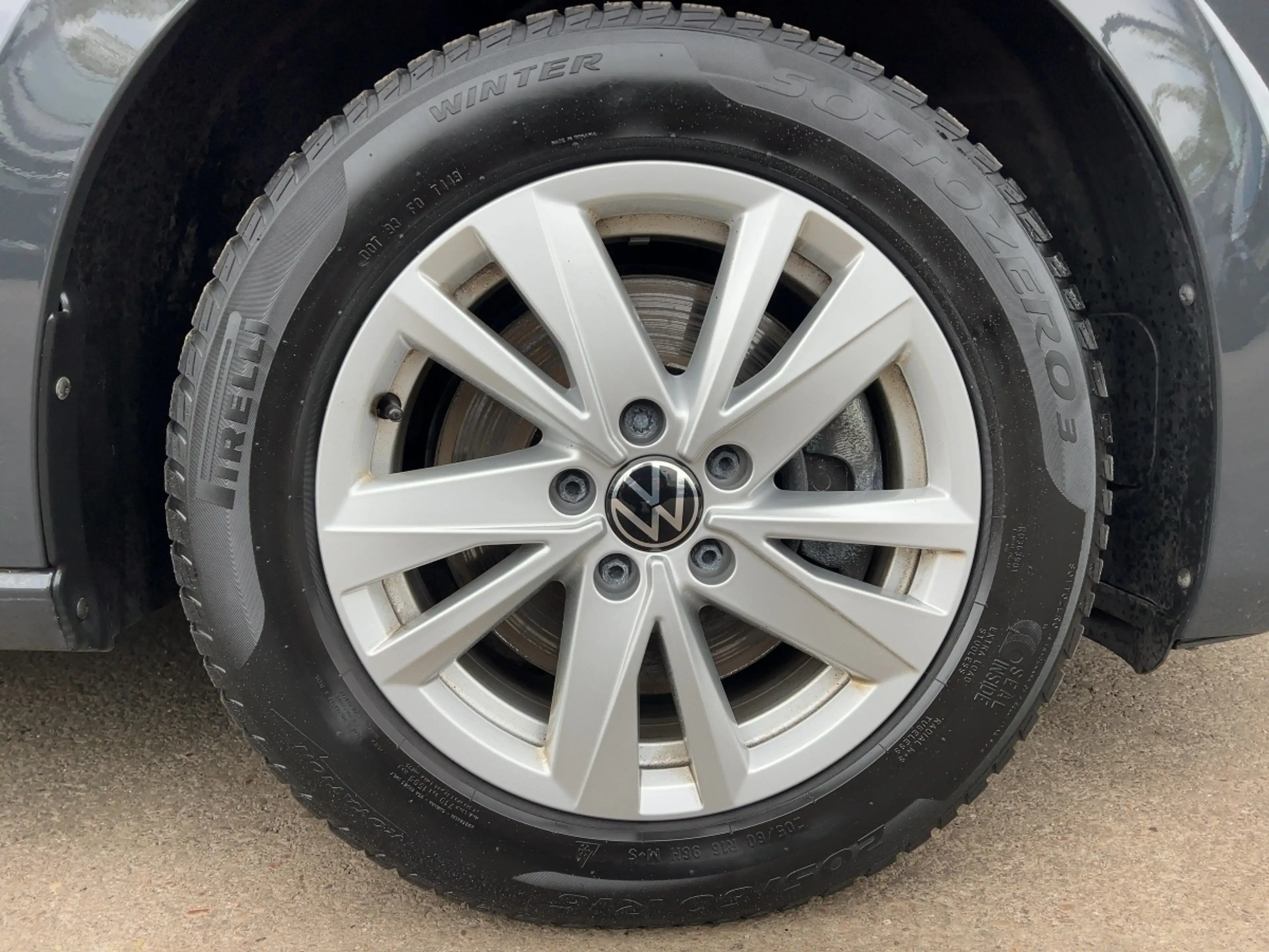 Volkswagen Touran 2.0 TDI Highline — photo 19