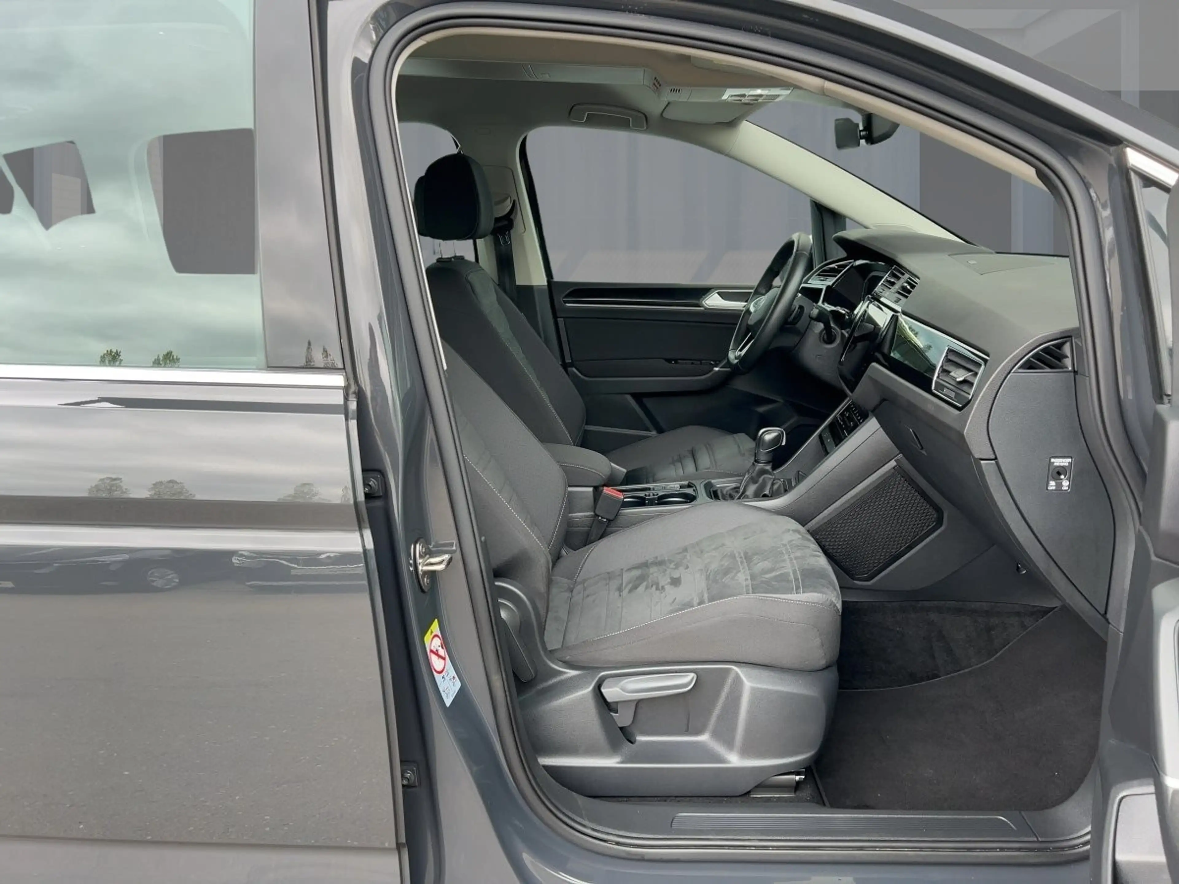 Volkswagen Touran 2.0 TDI Highline — photo 8