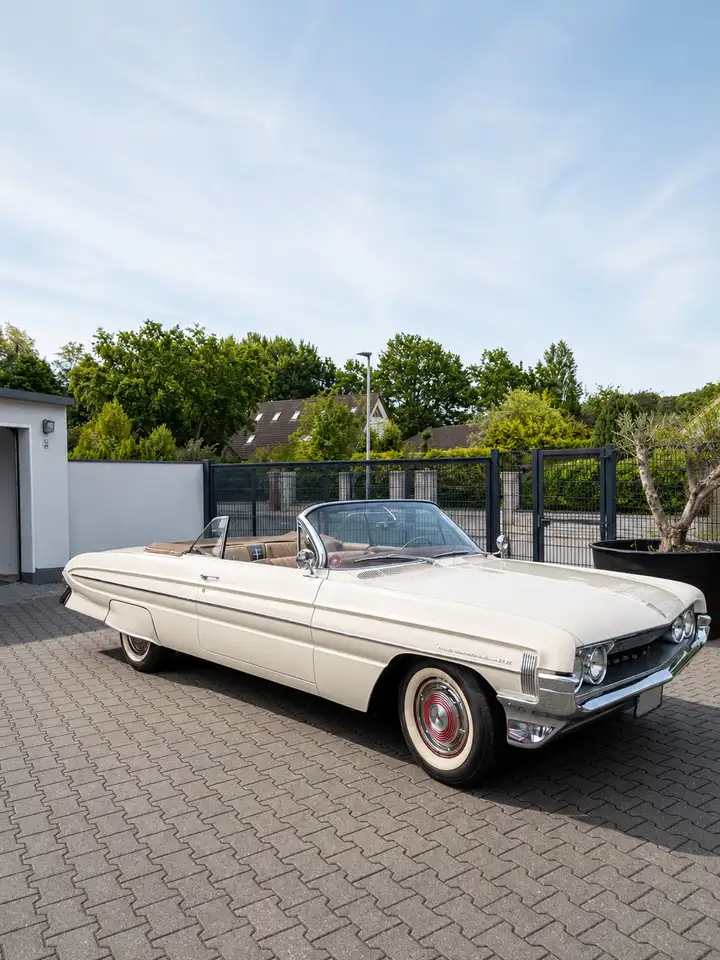 Oldsmobile Dynamic 88 Convertible, foto 3