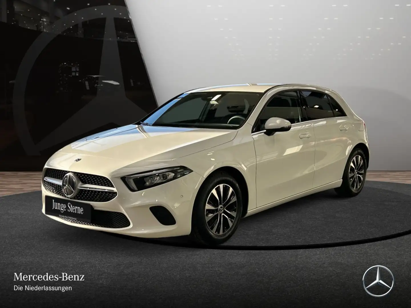 Mercedes-Benz A 180 d STYLE+LED+8G Weiß - 2