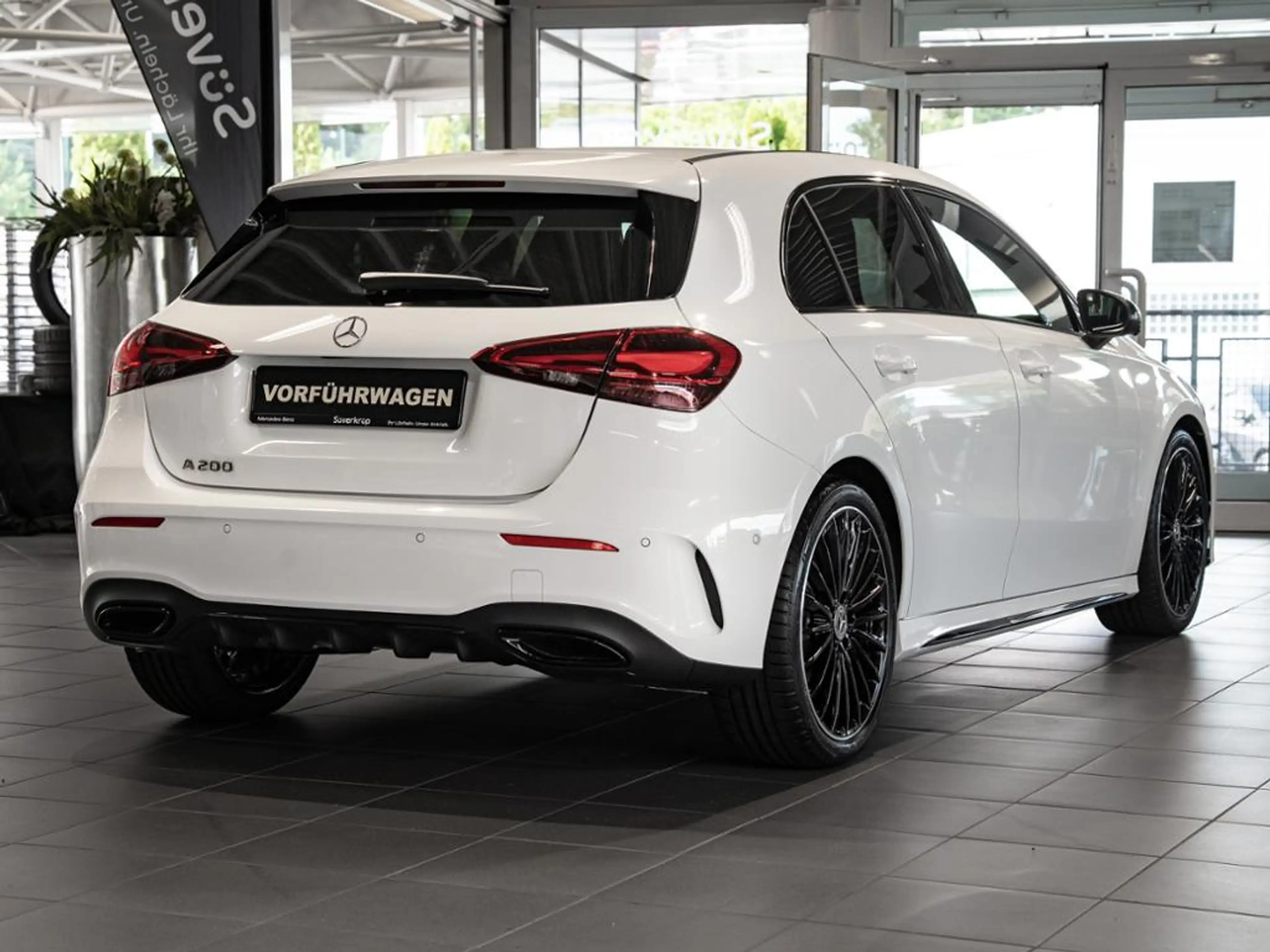 Mercedes-Benz A 200 AMG NIGHT MULTI 360 DISTR KAMERA PANO SPUR — photo 5