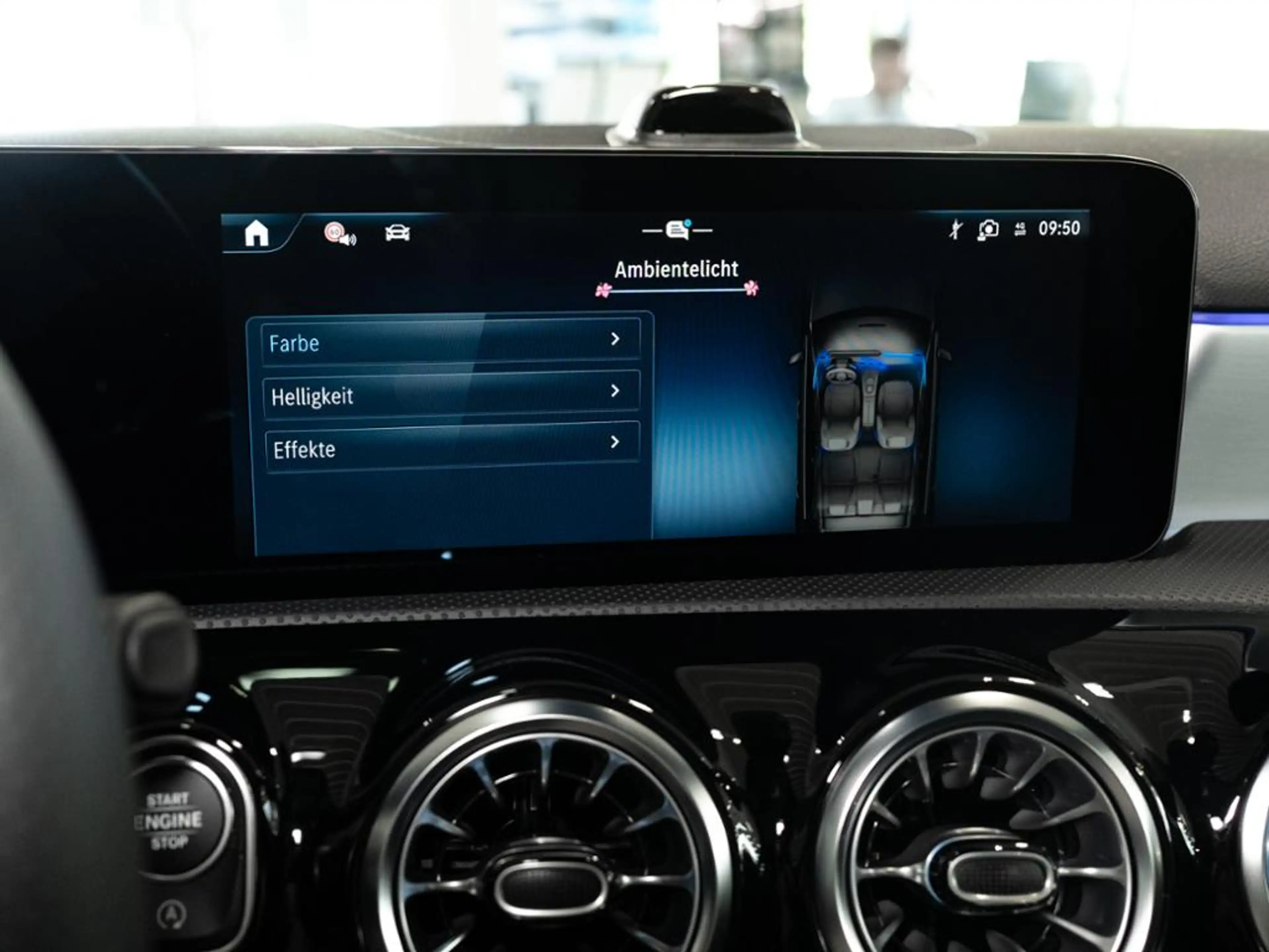 Mercedes-Benz A 200 AMG NIGHT MULTI 360 DISTR KAMERA PANO SPUR — photo 11