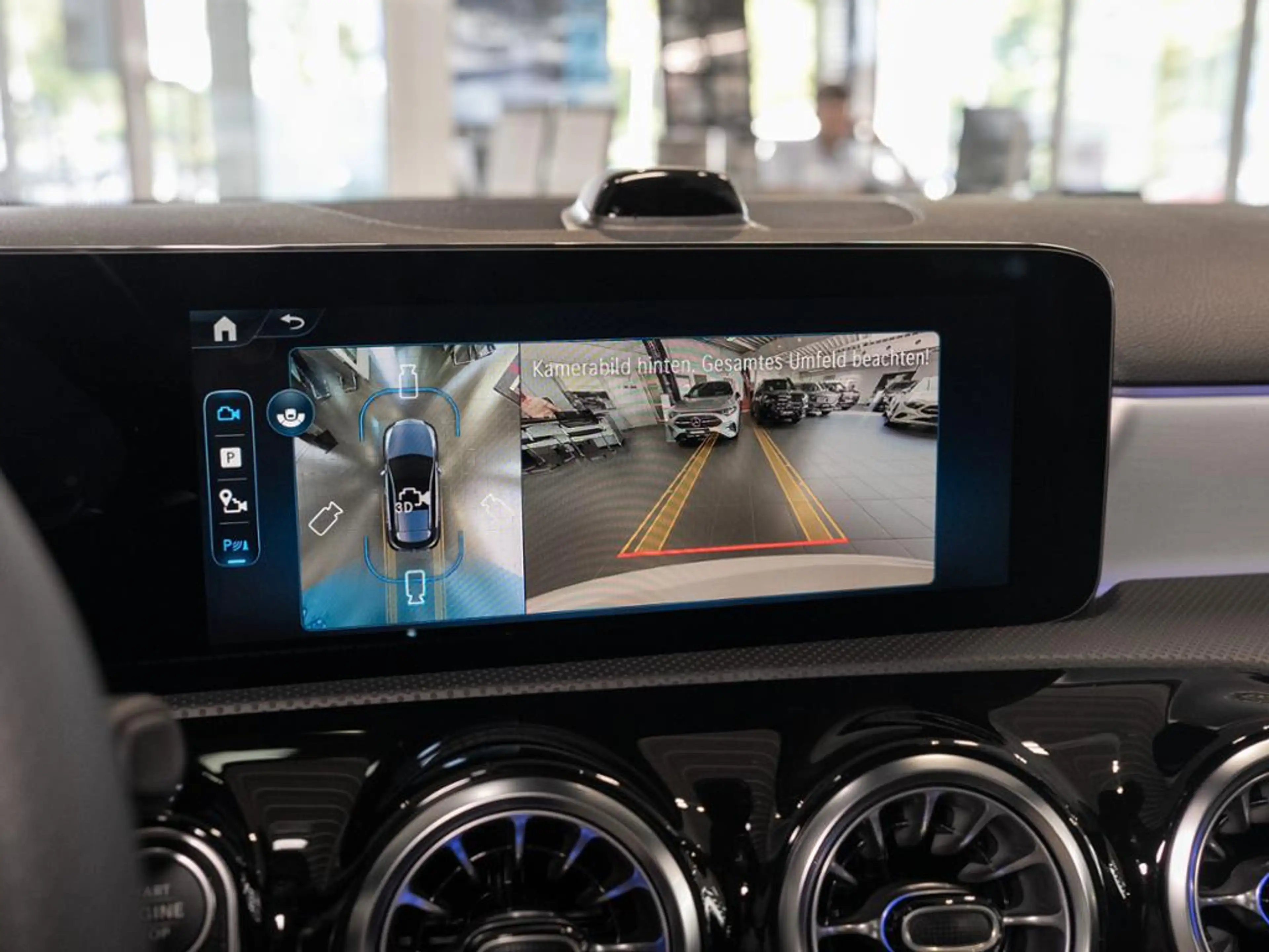 Mercedes-Benz A 200 AMG NIGHT MULTI 360 DISTR KAMERA PANO SPUR — photo 13