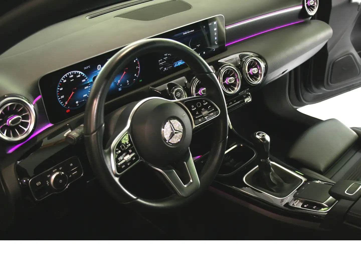 Mercedes-Benz A 180 Progres. *MBUX*Sounds.*LED*Ambientebelel. Zwart - 2