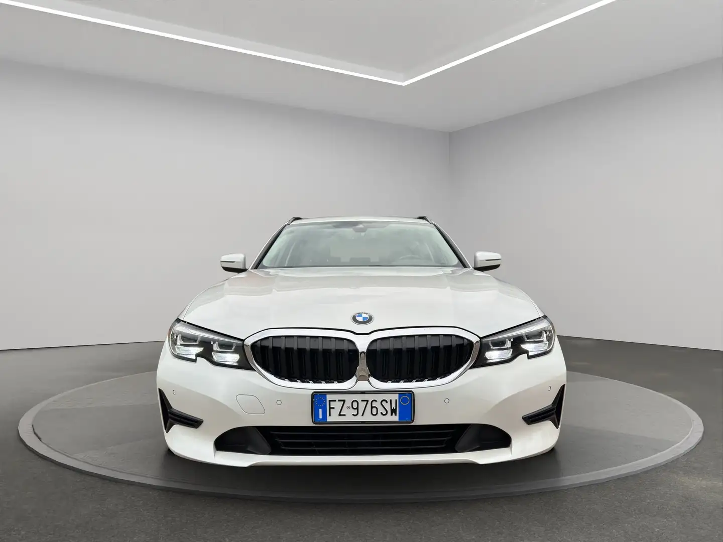 BMW 320 320d Touring Business Advantage aut. Bianco - 2