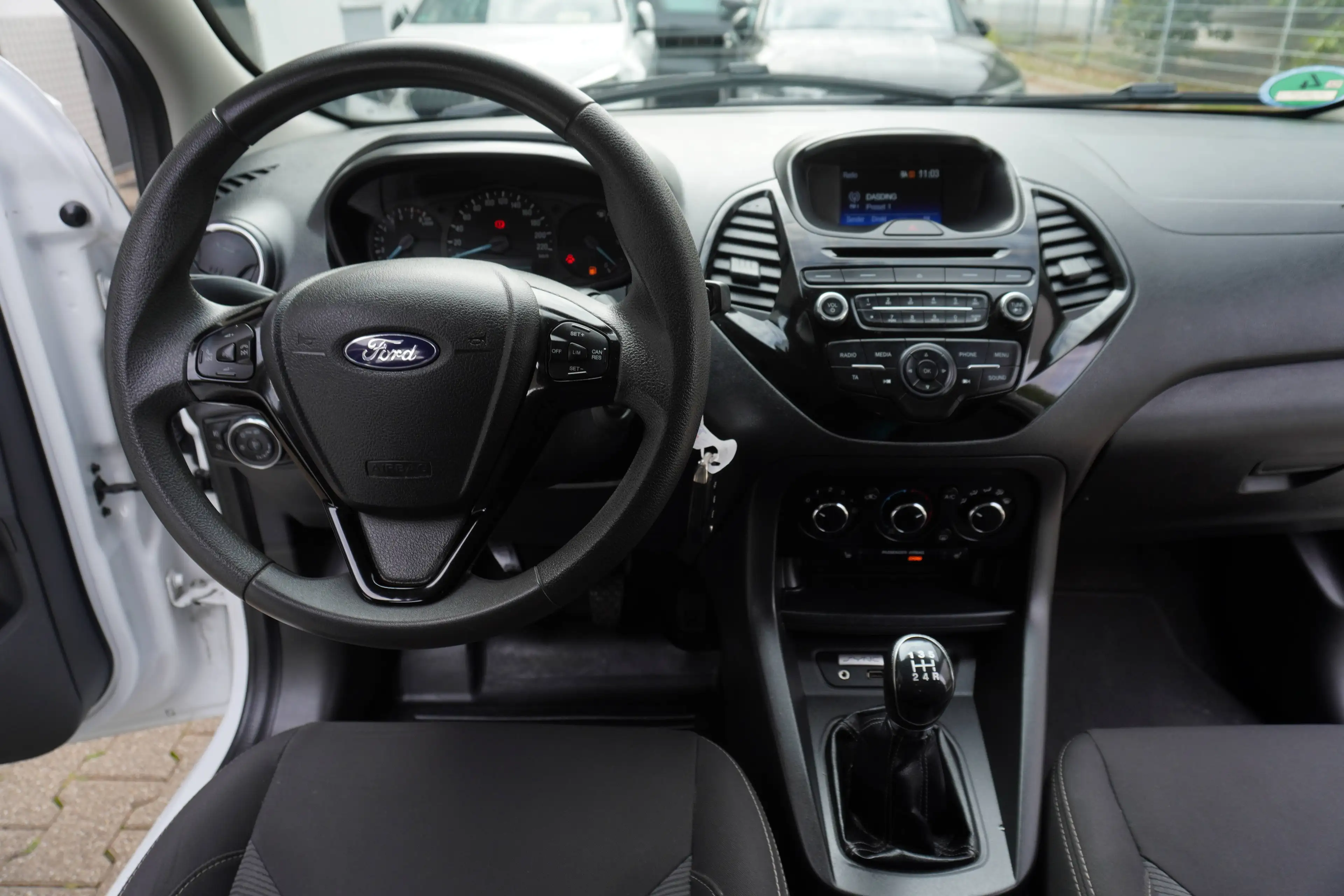 Ford Ka/Ka+ Cool & Sound 1.2 Ti-VCT KLIMA+ALU+PDC+TEMPOMAT — photo 12