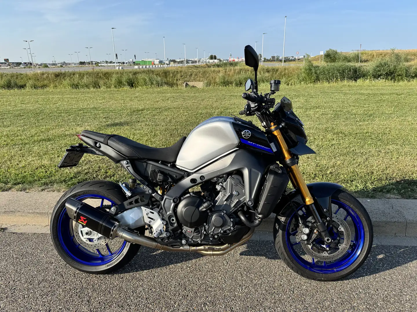 Yamaha MT-09 SP uitvoering | Akrapovic volledig systeem - 1