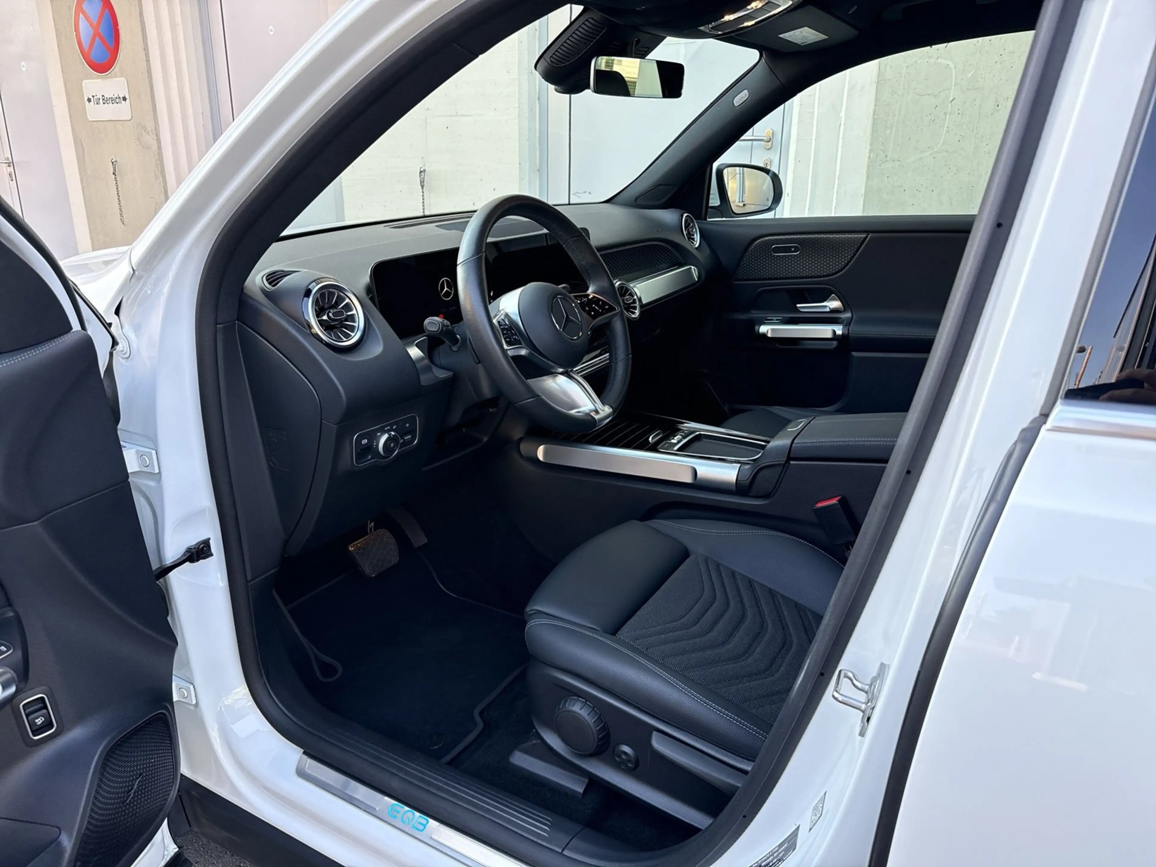 Mercedes-Benz EQB 250 + Österreich-Edition PTS Cam Distr Navi — photo 12