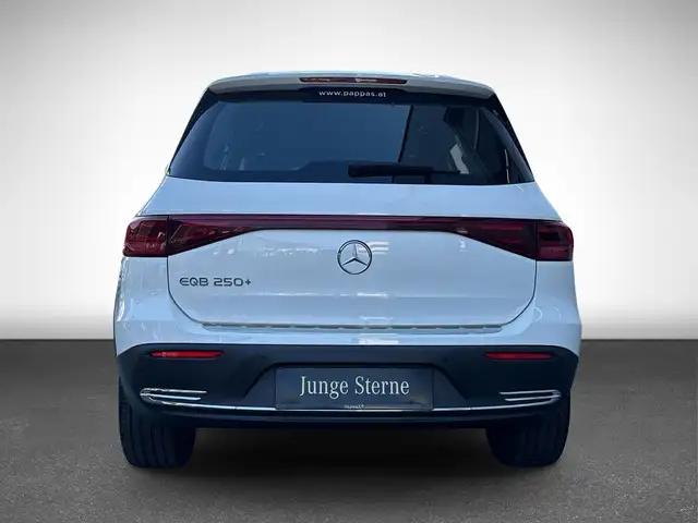 Mercedes-Benz EQB view 5
