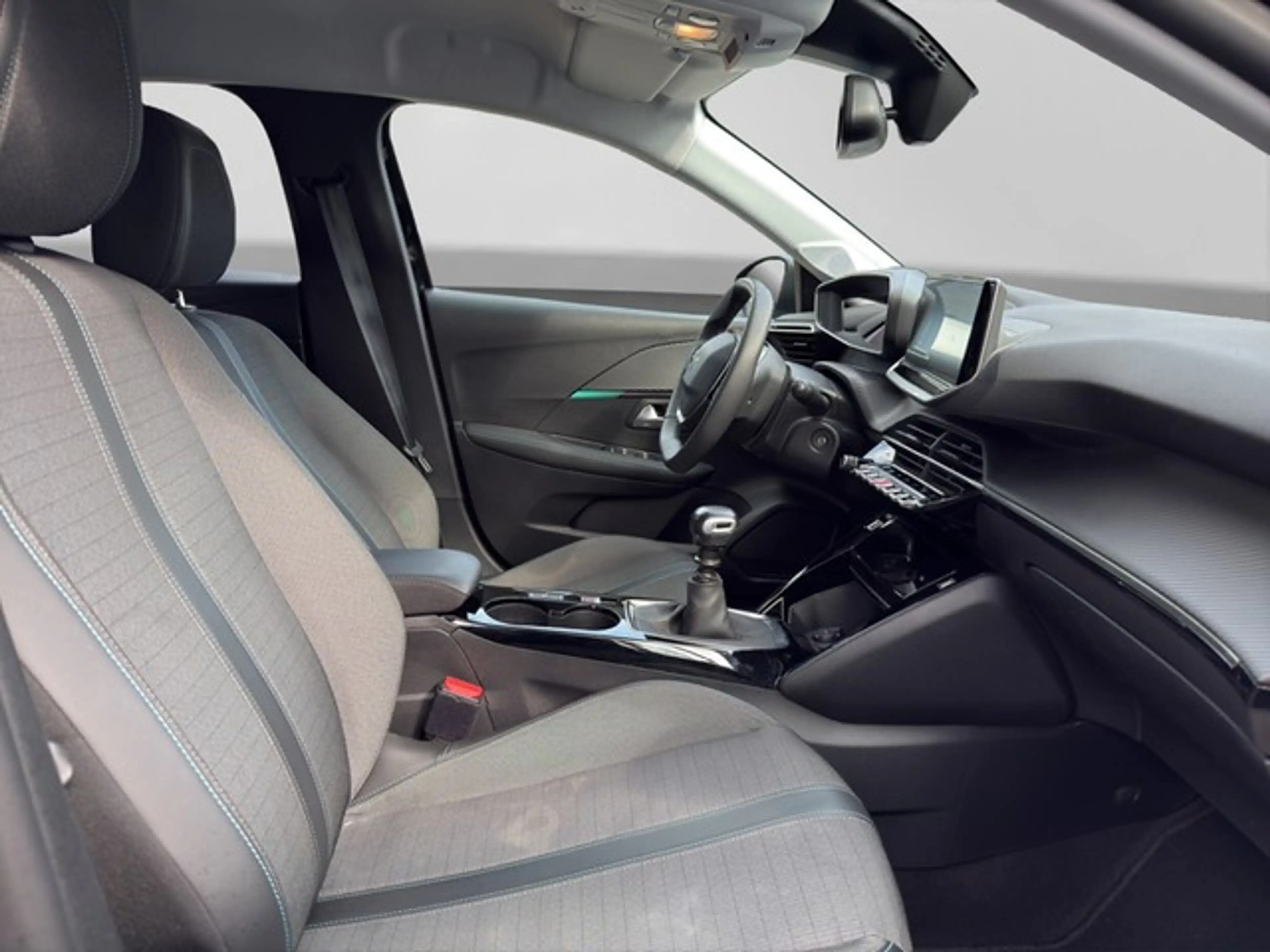 Peugeot 208 Allure Pack PureTech 100 Navi+LED+PDC+Sitzhzg+ — photo 9