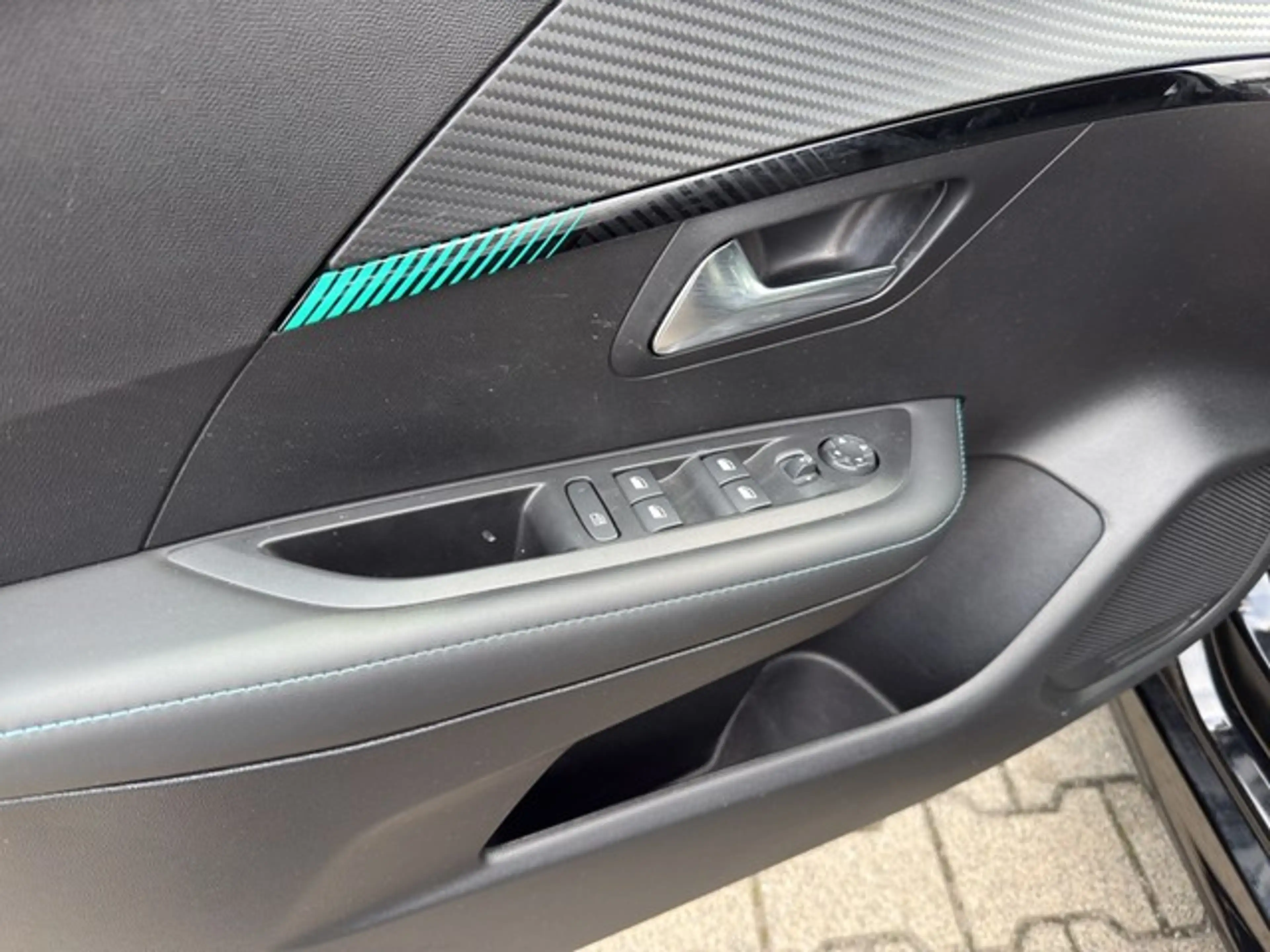 Peugeot 208 Allure Pack PureTech 100 Navi+LED+PDC+Sitzhzg+ — photo 14